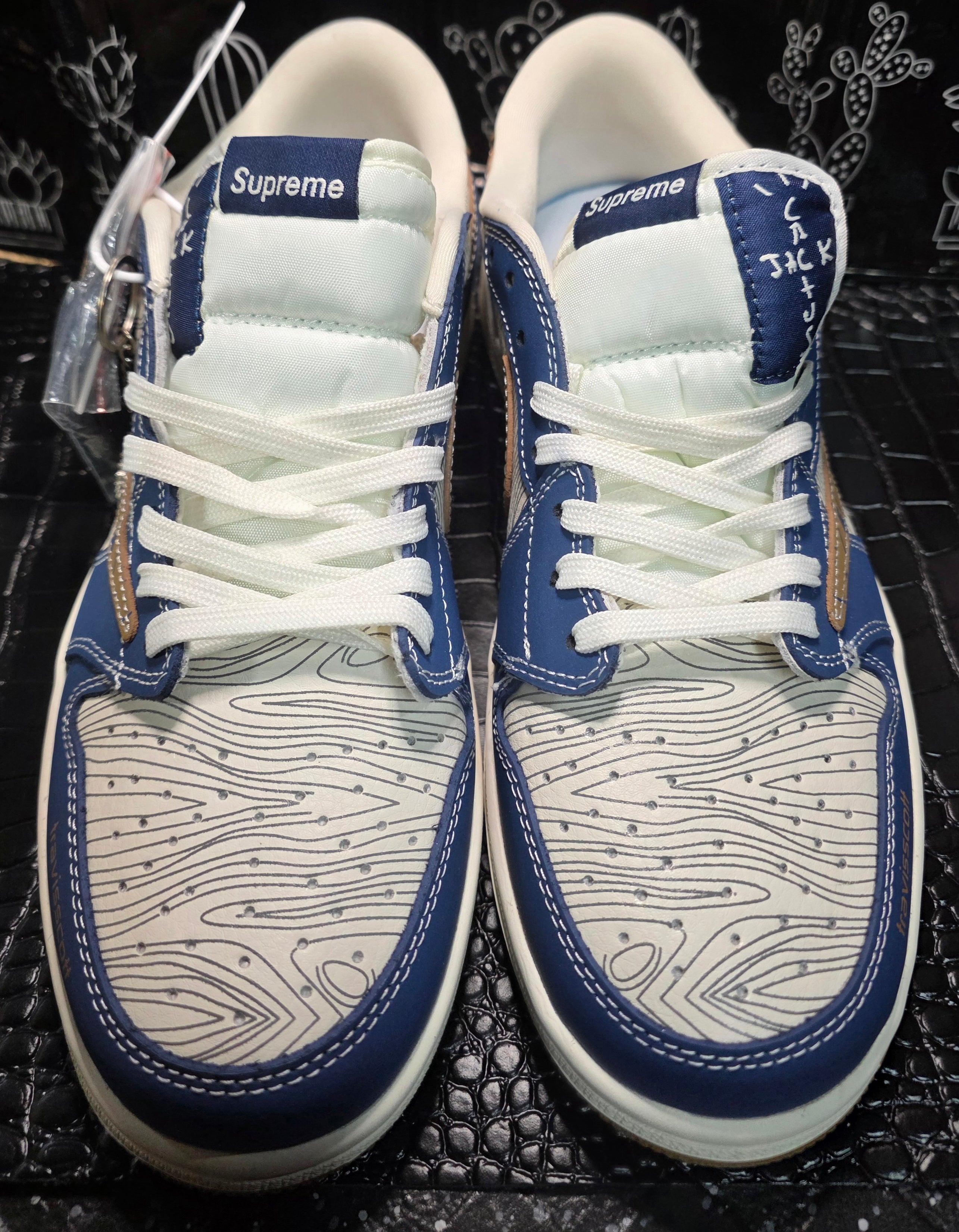 Jordan 1 Low “Travis Scott × Supreme Styled Design – Fantasy