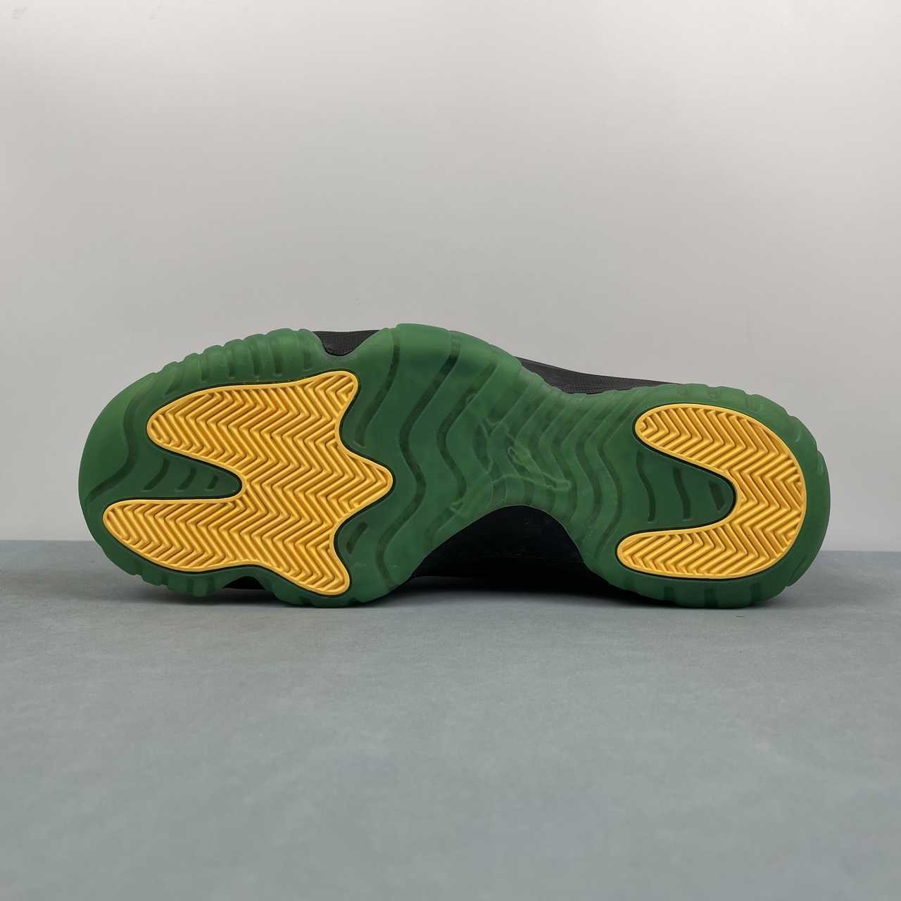 Jordan 11 – Design-Inspired "Jammin Jamaicas" Custom Fantasy Build AJ11‑JAMMN‑1126