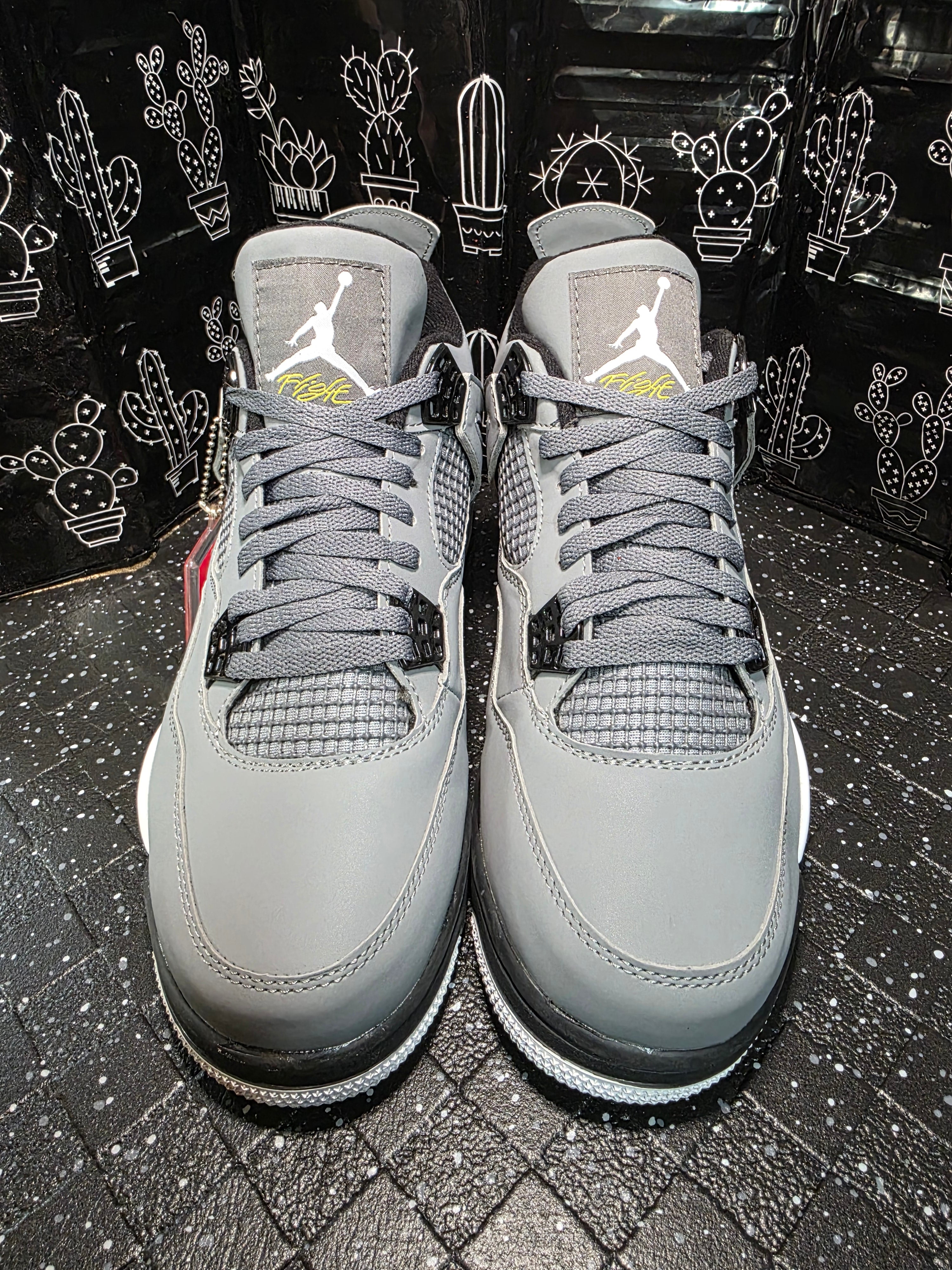 Jordan 4 “Cool Greys” — Design Inspired — US 11 - Like New