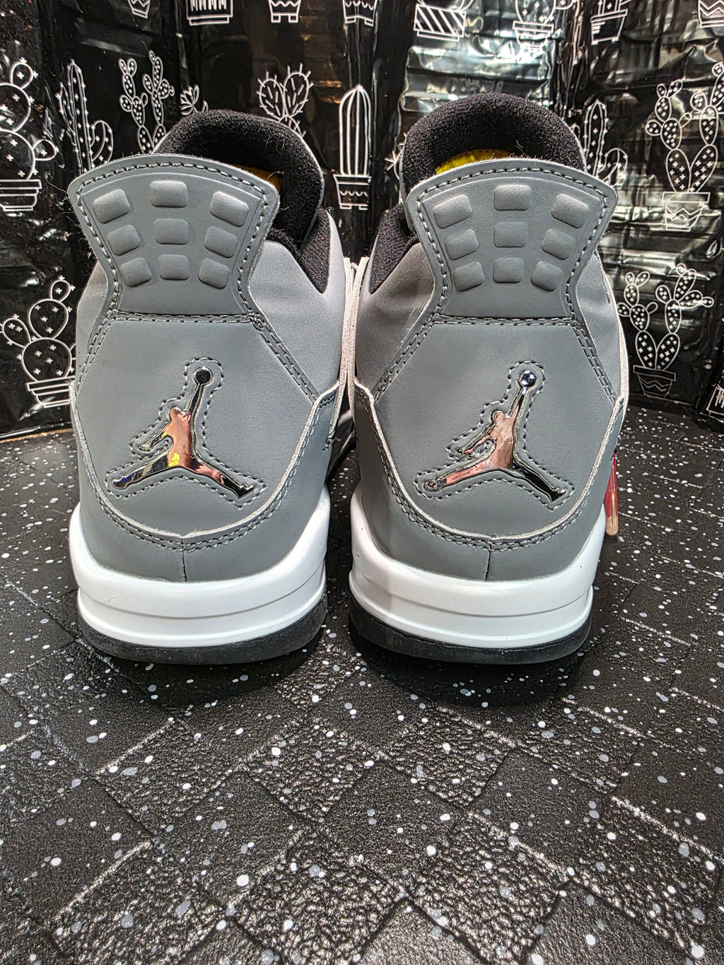 Jordan 4 “Cool Greys” — Design Inspired — US 11 - Like New