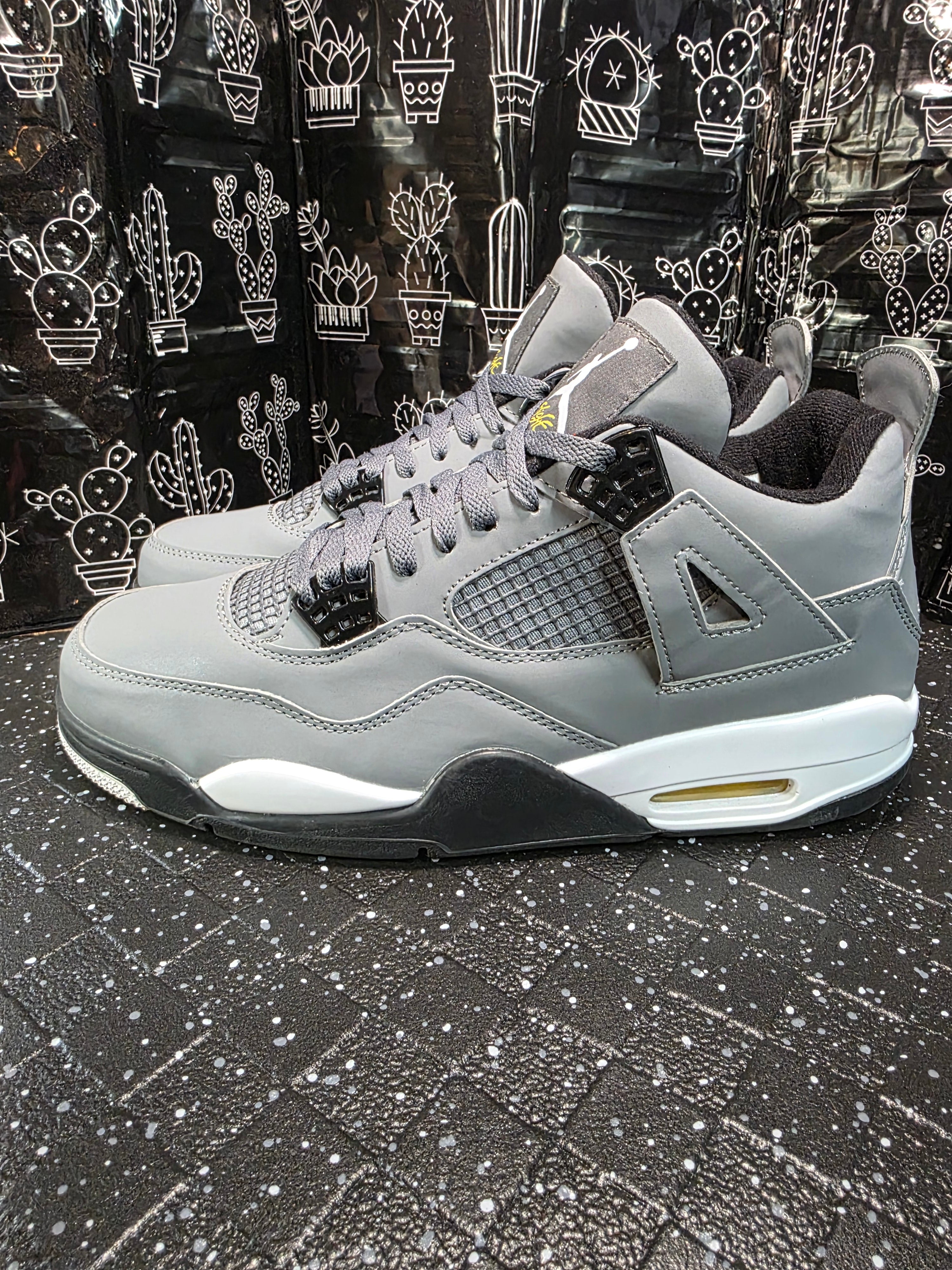 Jordan 4 “Cool Greys” — Design Inspired — US 11 - Like New