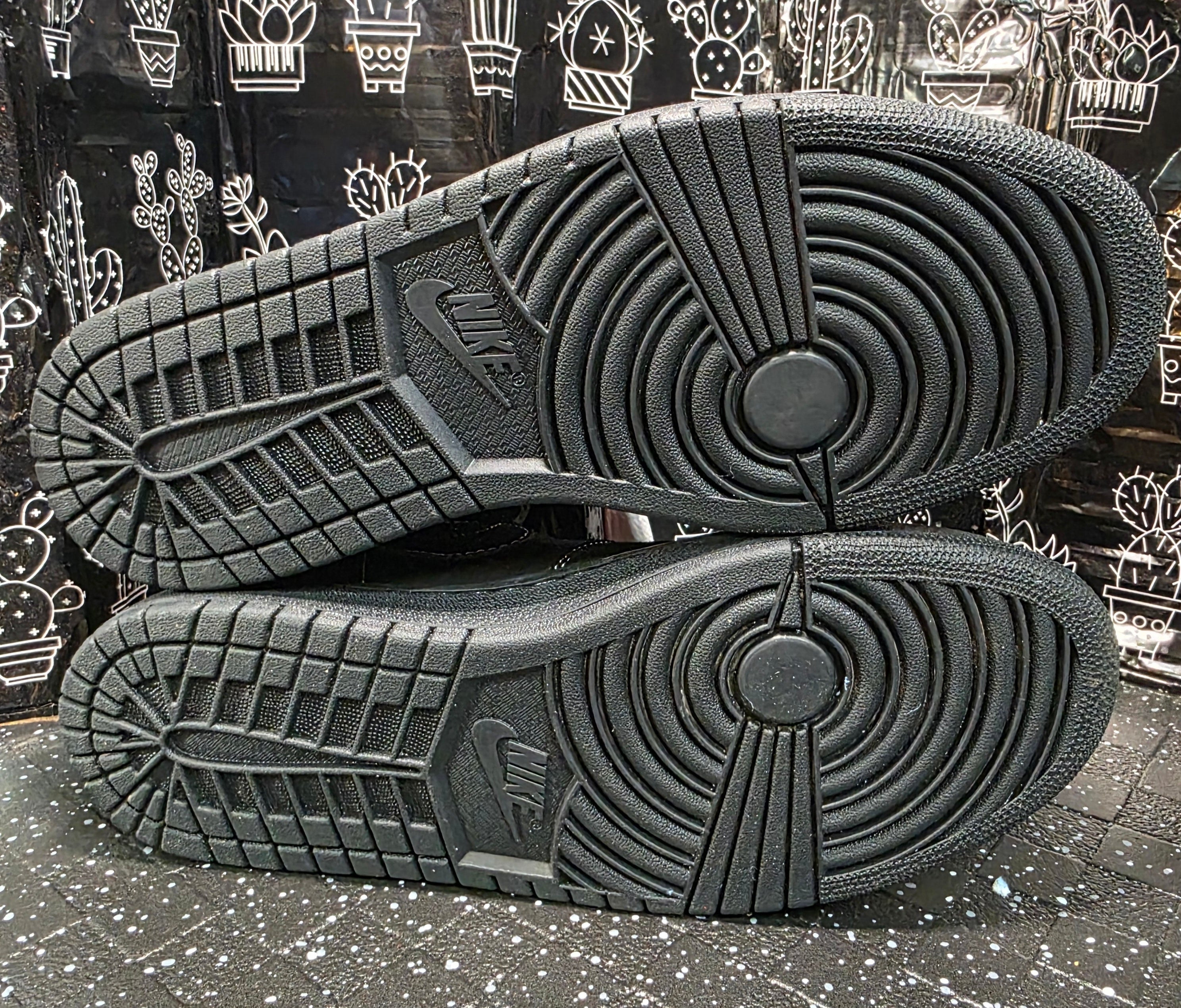 Jordan 1 High “Travis Scott – Phantom Inspired” – Fantasy Lineup – US 11 – New