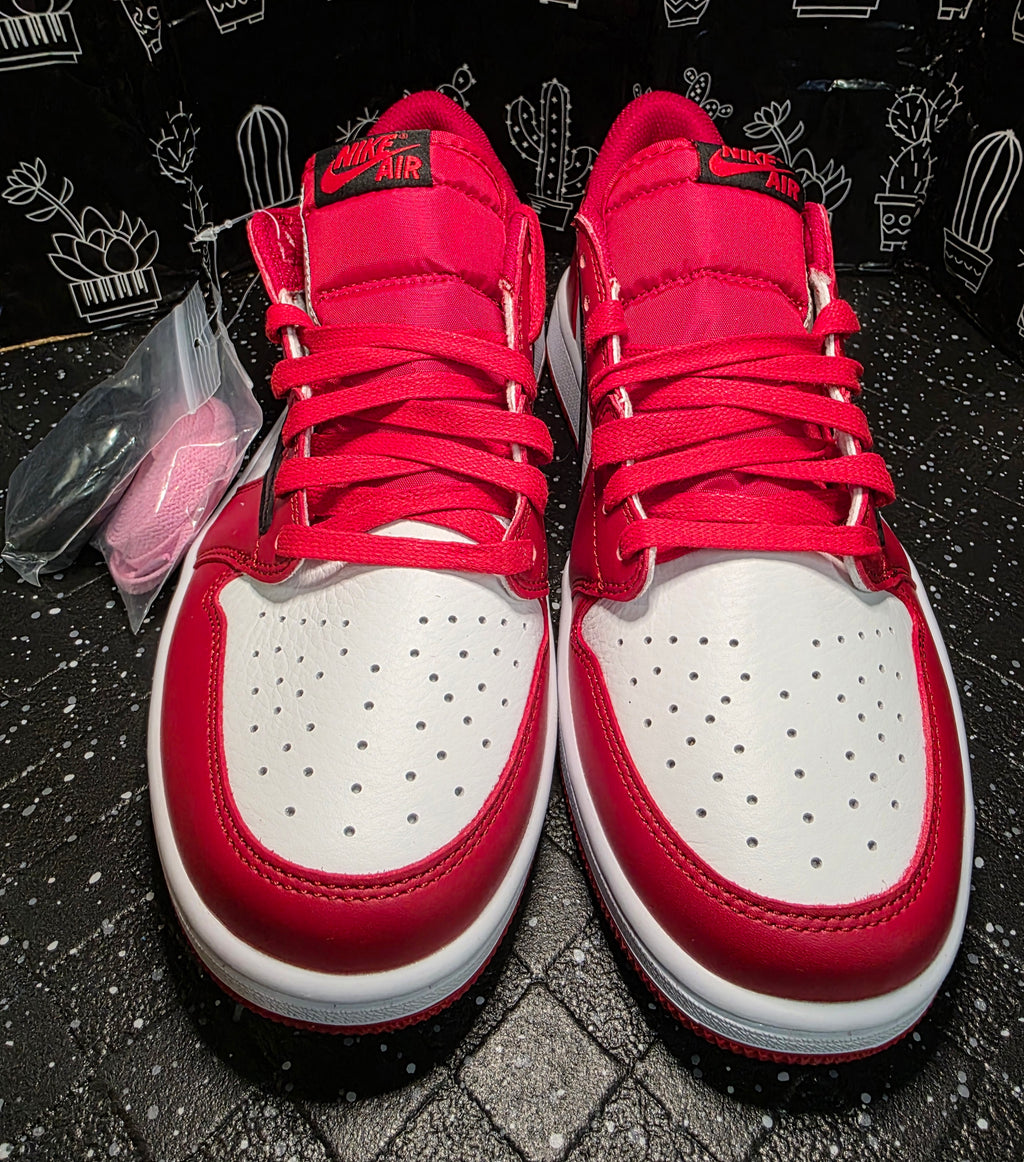 Jordan 1 Low “Travis Scott Inspired Design – Chicago.”  Fantasy Colorway —  US 11 &12 — New