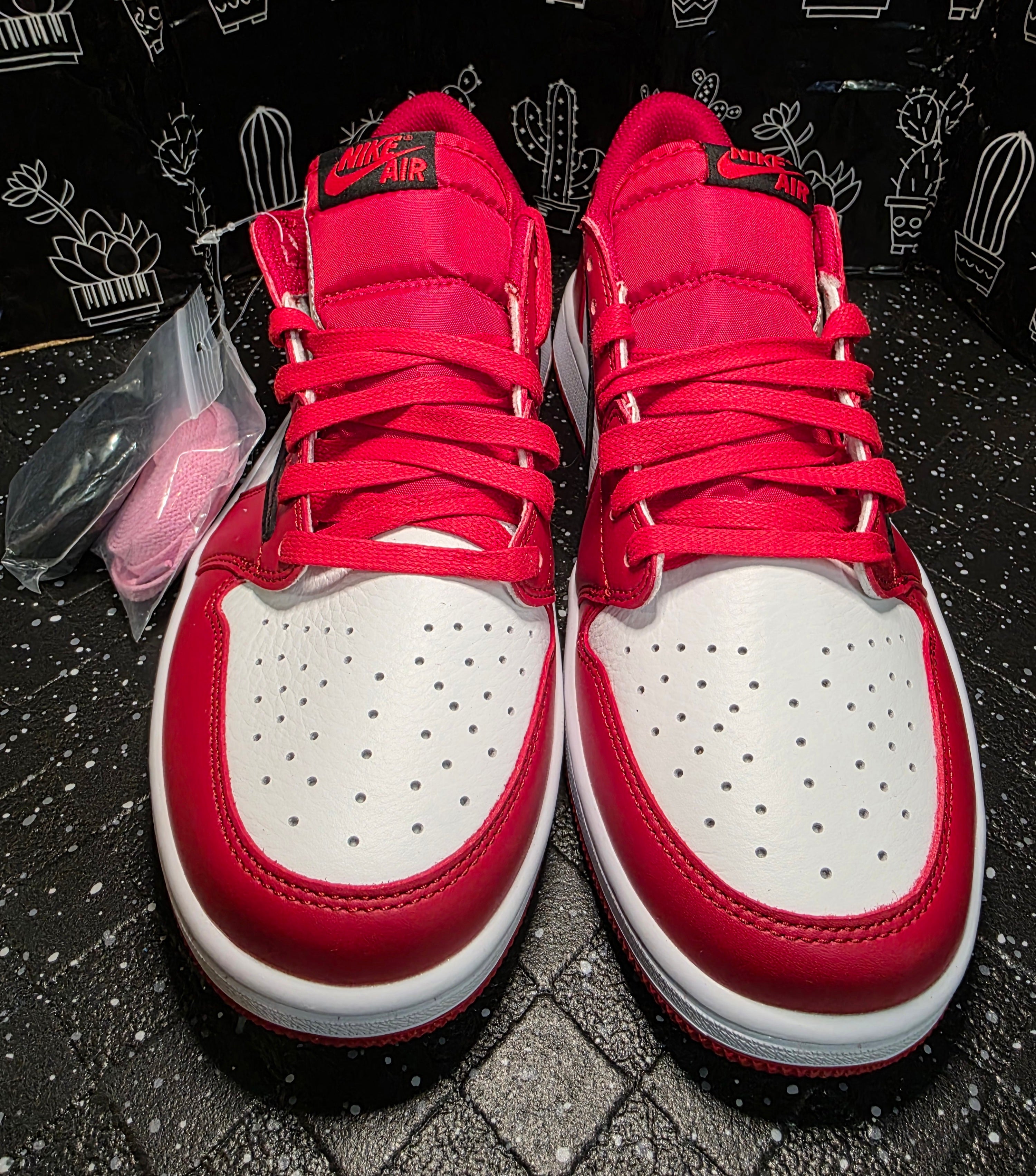 Jordan 1 Low “Travis Scott Inspired Design – Chicago.”  Fantasy Colorway —  US 11 &12 — New