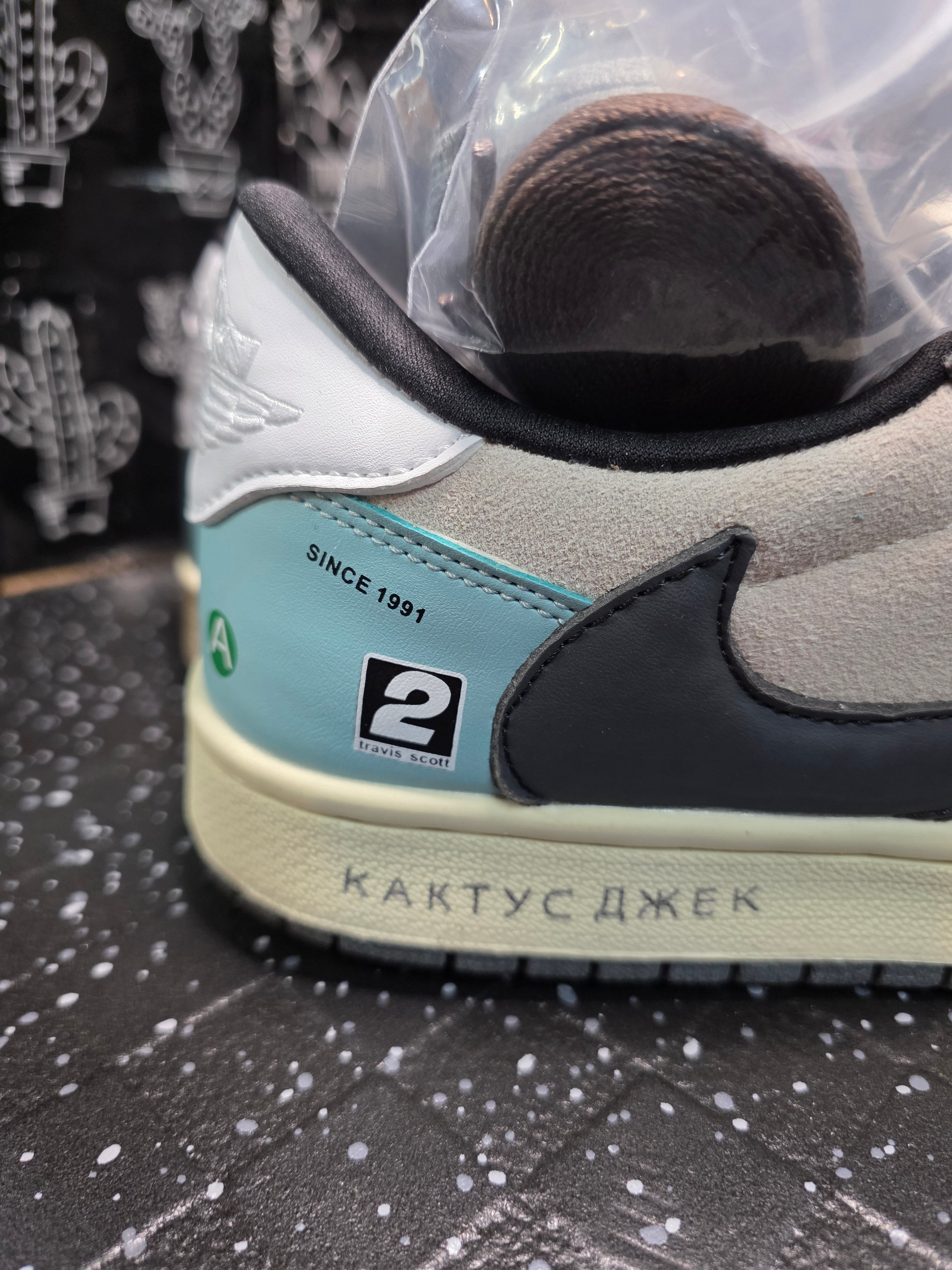 Jordan 1 Low “Travis Scott – Motorsport Mix” — Fantasy Colorway — US 11 — New