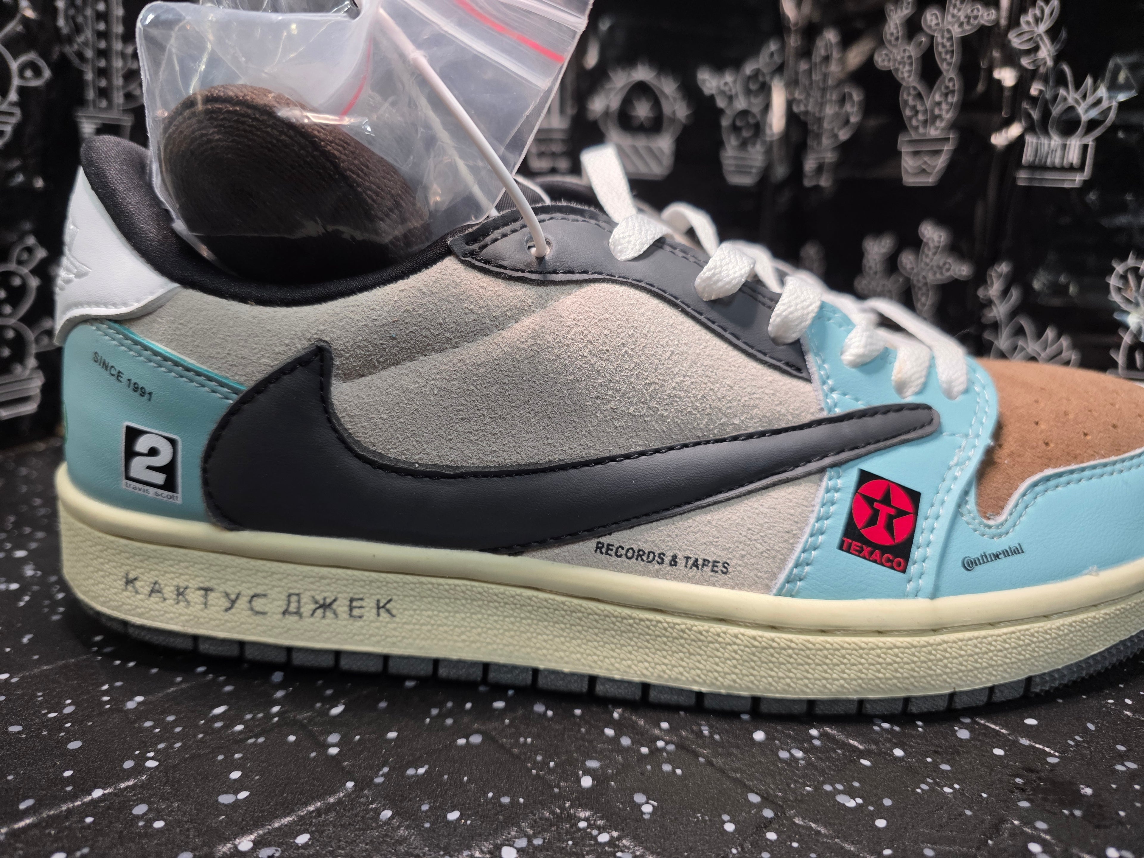 Jordan 1 Low “Travis Scott – Motorsport Mix” — Fantasy Colorway — US 11 — New