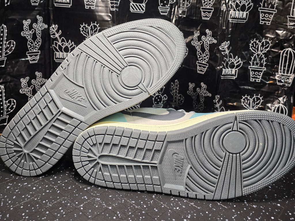 Jordan 1 Low “Travis Scott – Motorsport Mix” — Fantasy Colorway — US 11 — New