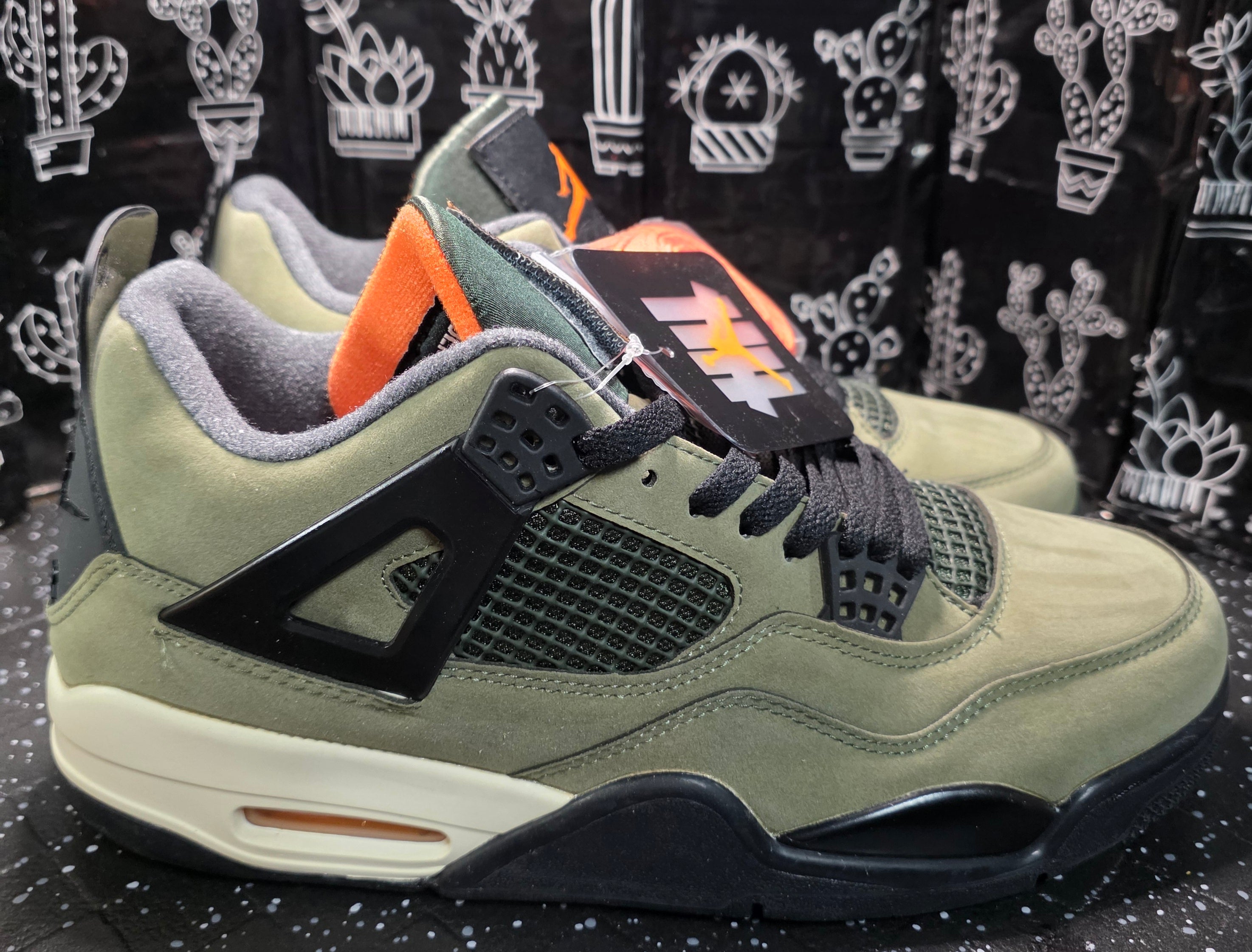 Jordan 4 “Undefeated 2025” — Design Inspired — US 11 — New w/ Un-Def. Shoe Box