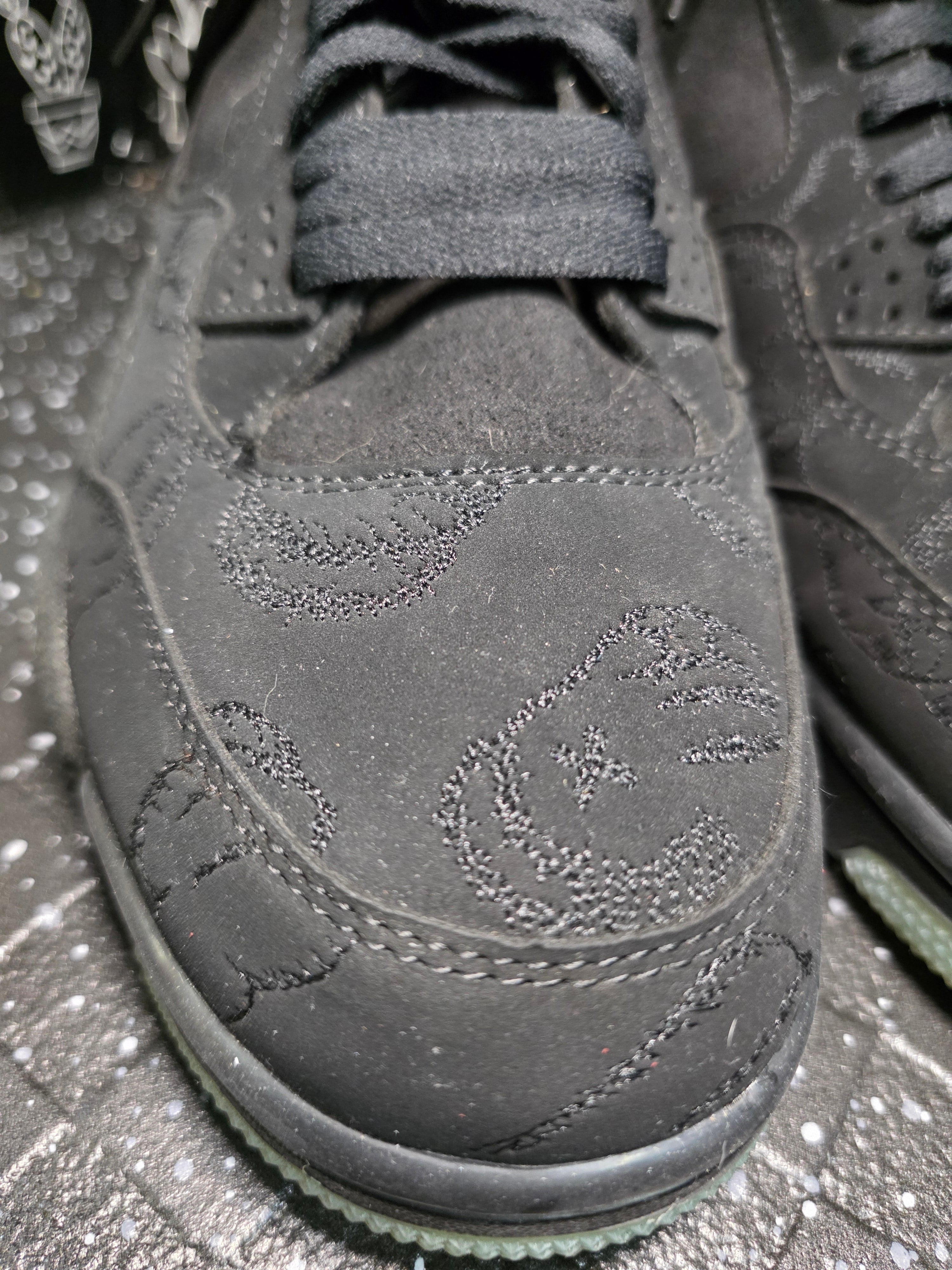 Jordan 4 “KAWS Black” -Silhouettes — Design Inspired — US 11 — New