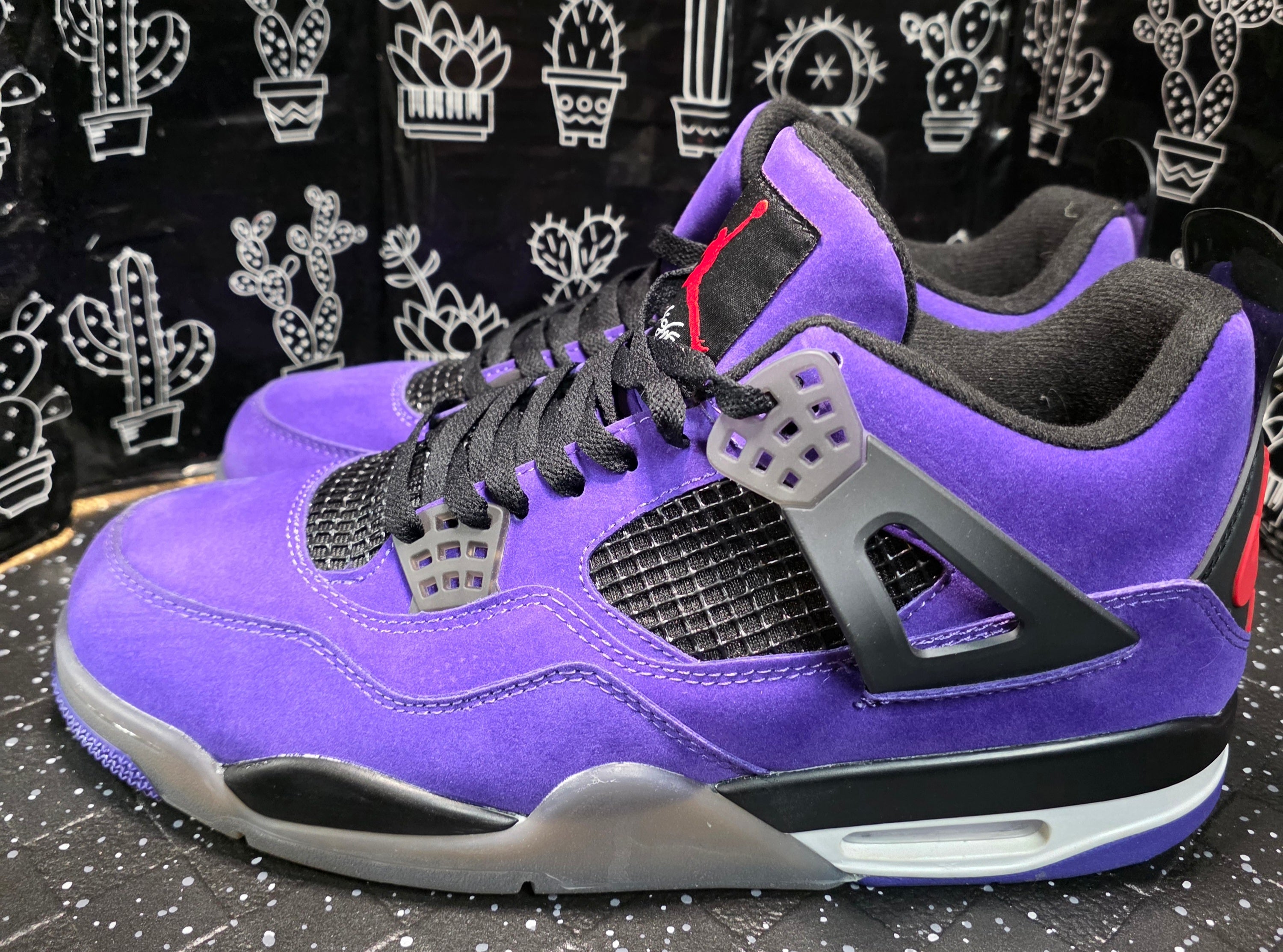 Jordan 4 “Travis Scott – Purple” "Friends and Family" — Design Inspired — US 11 — New