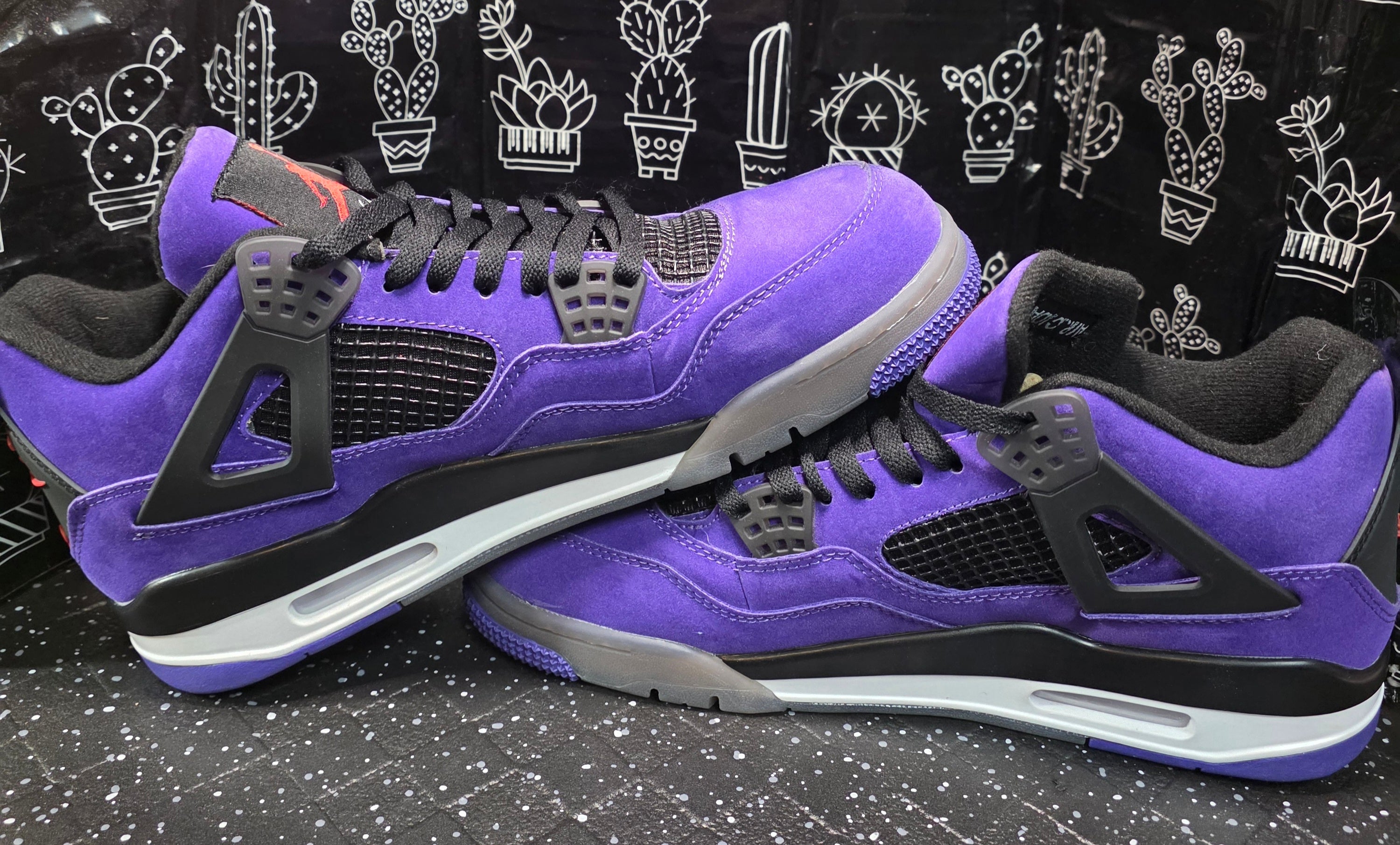 Jordan 4 “Travis Scott – Purple” "Friends and Family" — Design Inspired — US 11 — New