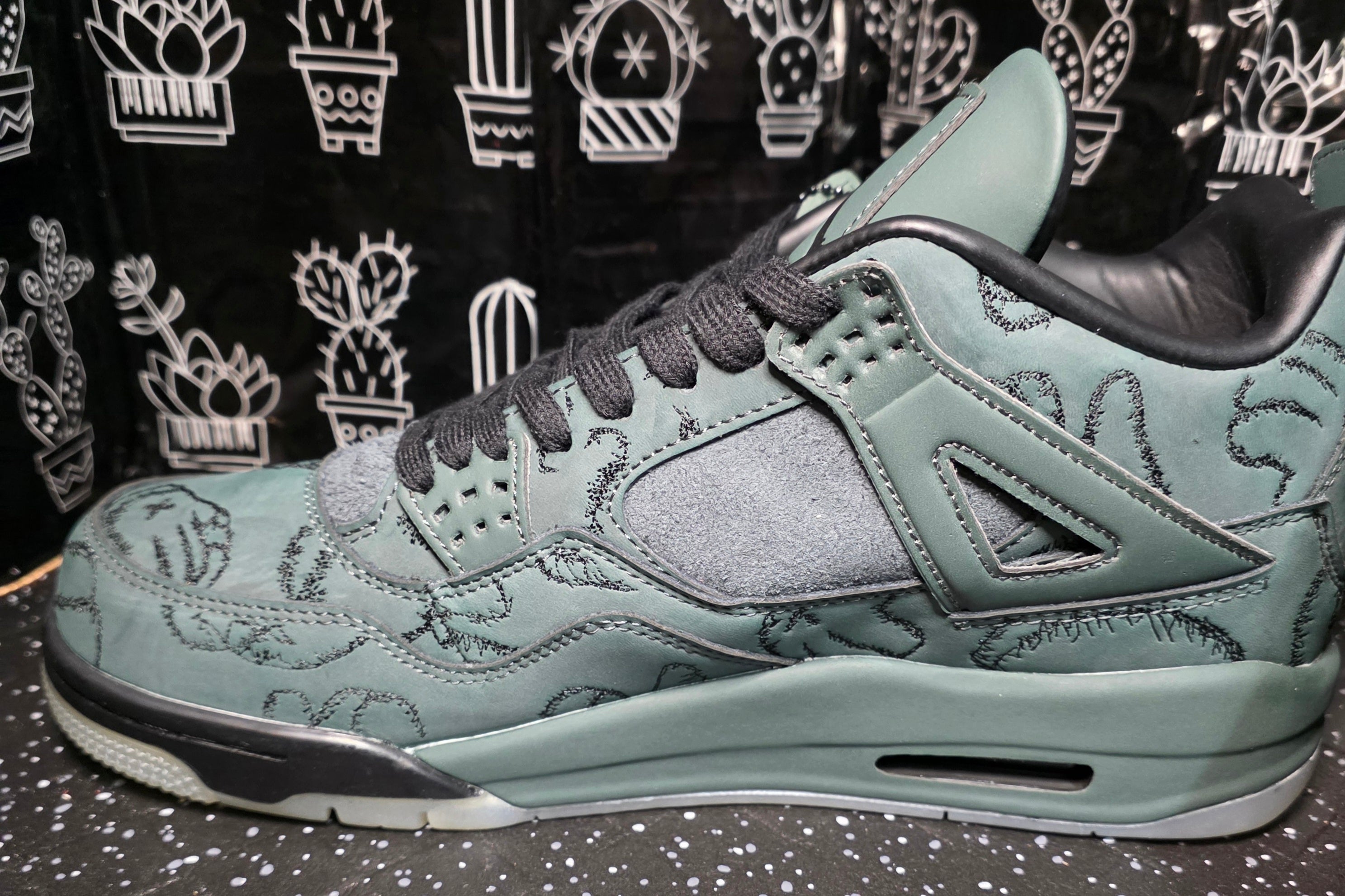 Jordan 4 “KAWS Inspired" Olive Colorway  – Top Tier / 1:1 Dream Collab – US 11 & 12 – New