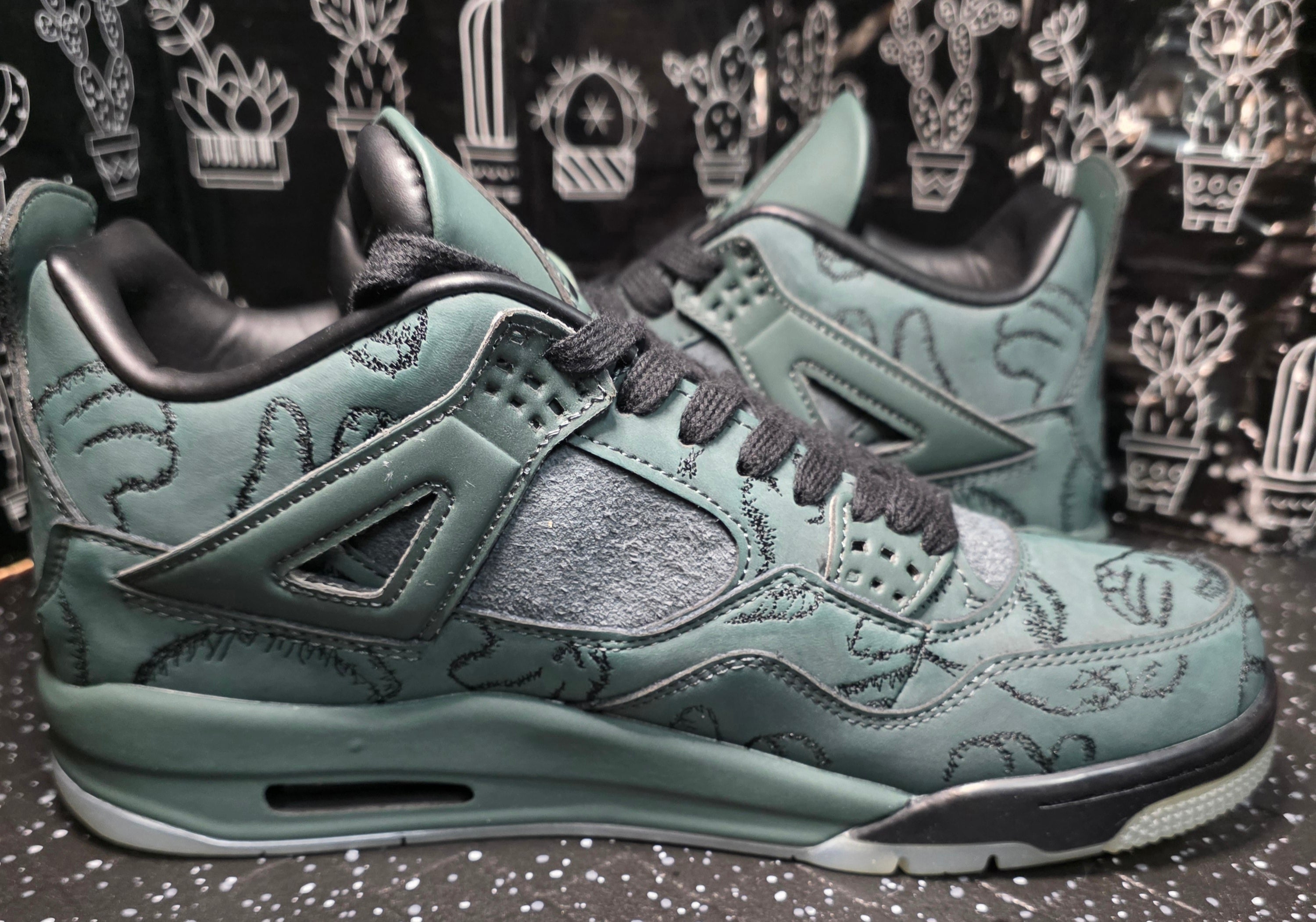 Jordan 4 “KAWS Inspired" Olive Colorway  – Top Tier / 1:1 Dream Collab – US 11 & 12 – New