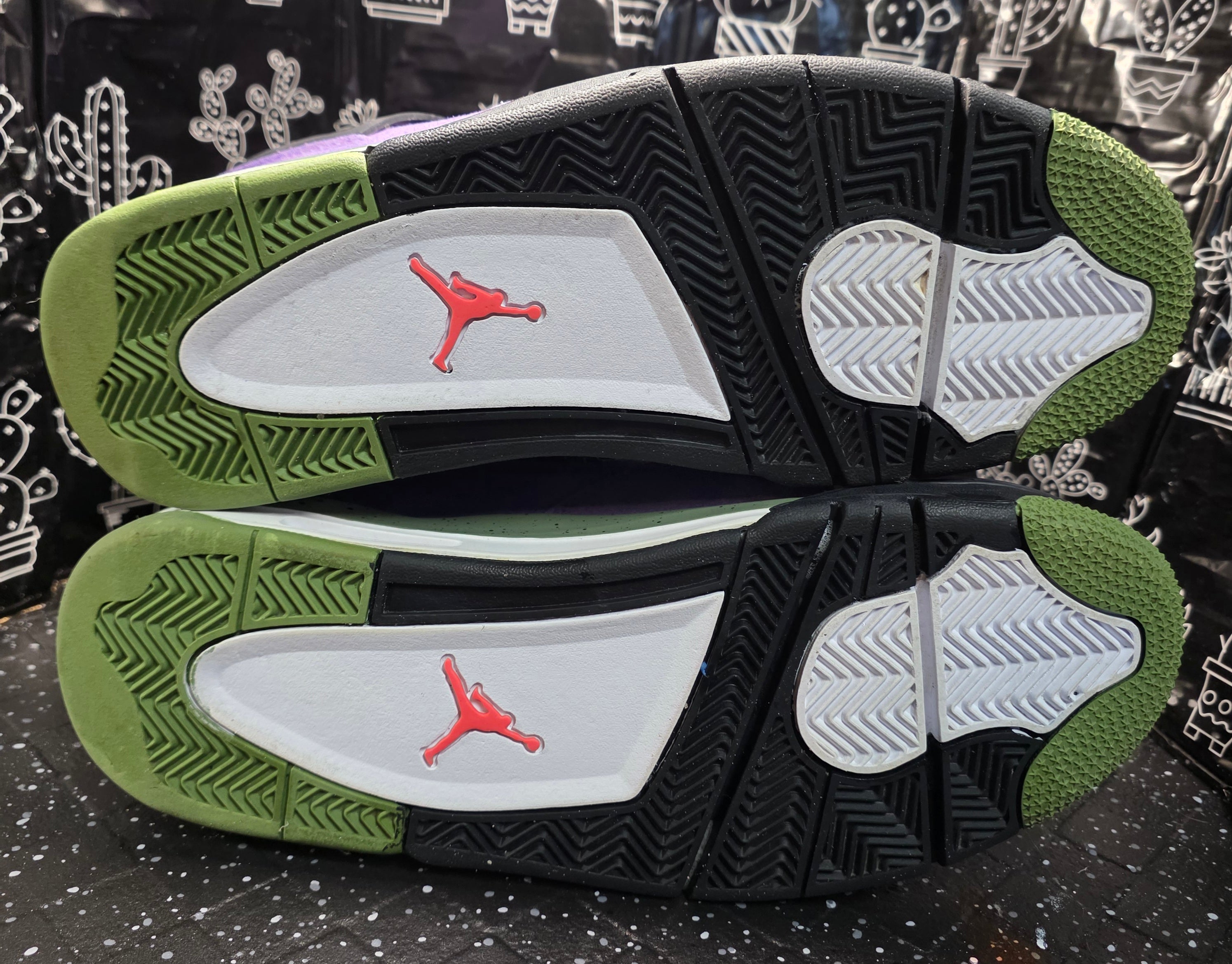Jordan 4 “Purple Canyons.” Design Inspired Men's US 11 — Like New (Non‑Original Box Included
