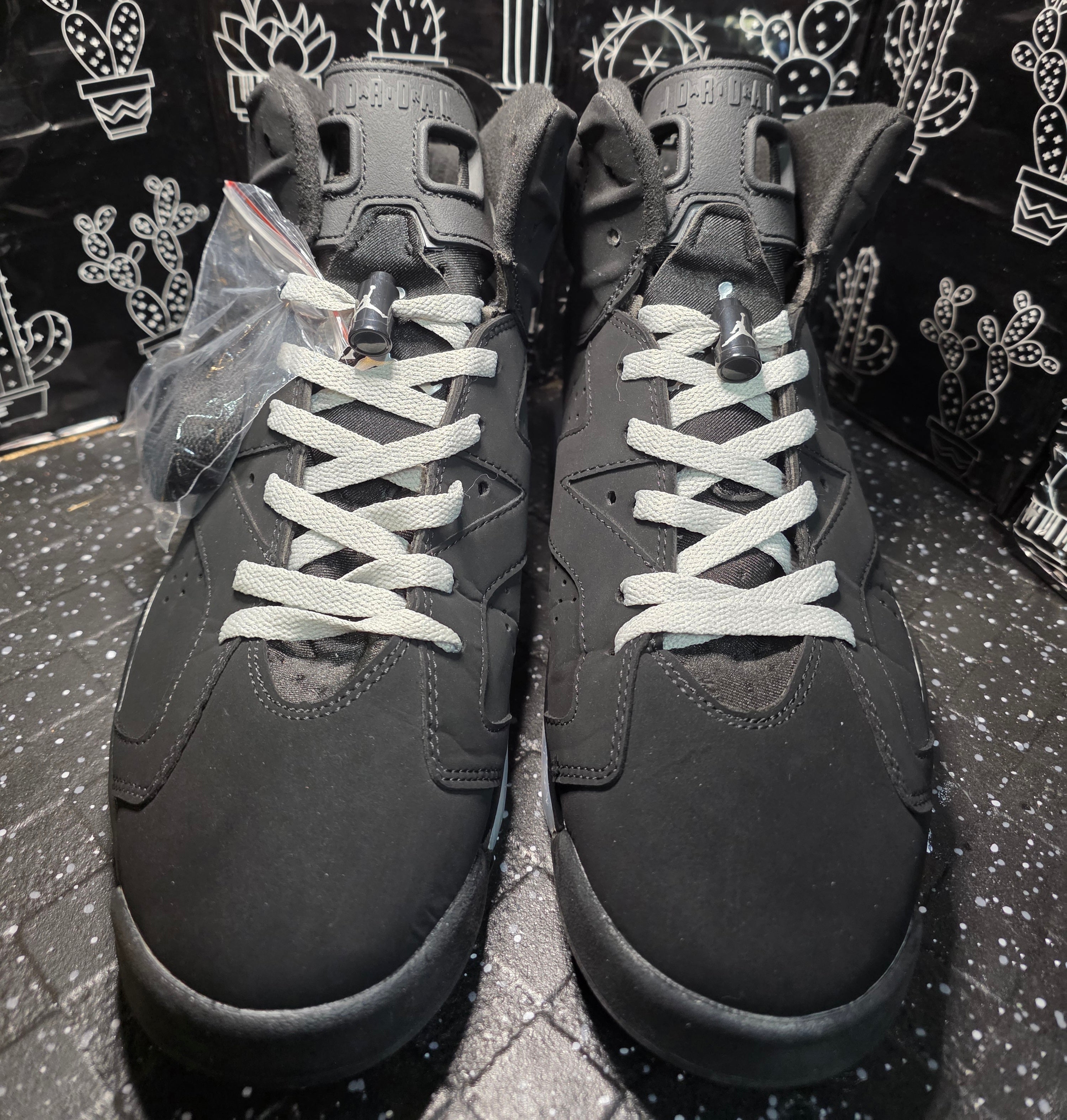 Jordan 6 “Chromes.” Inspired Design US 11 — New (Non‑Original Box Included)