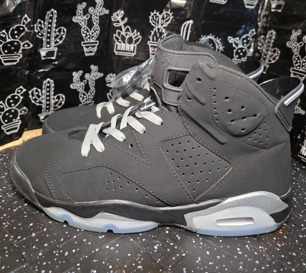 Jordan 6 “Chromes.” Inspired Design US 11 — New (Non‑Original Box Included)