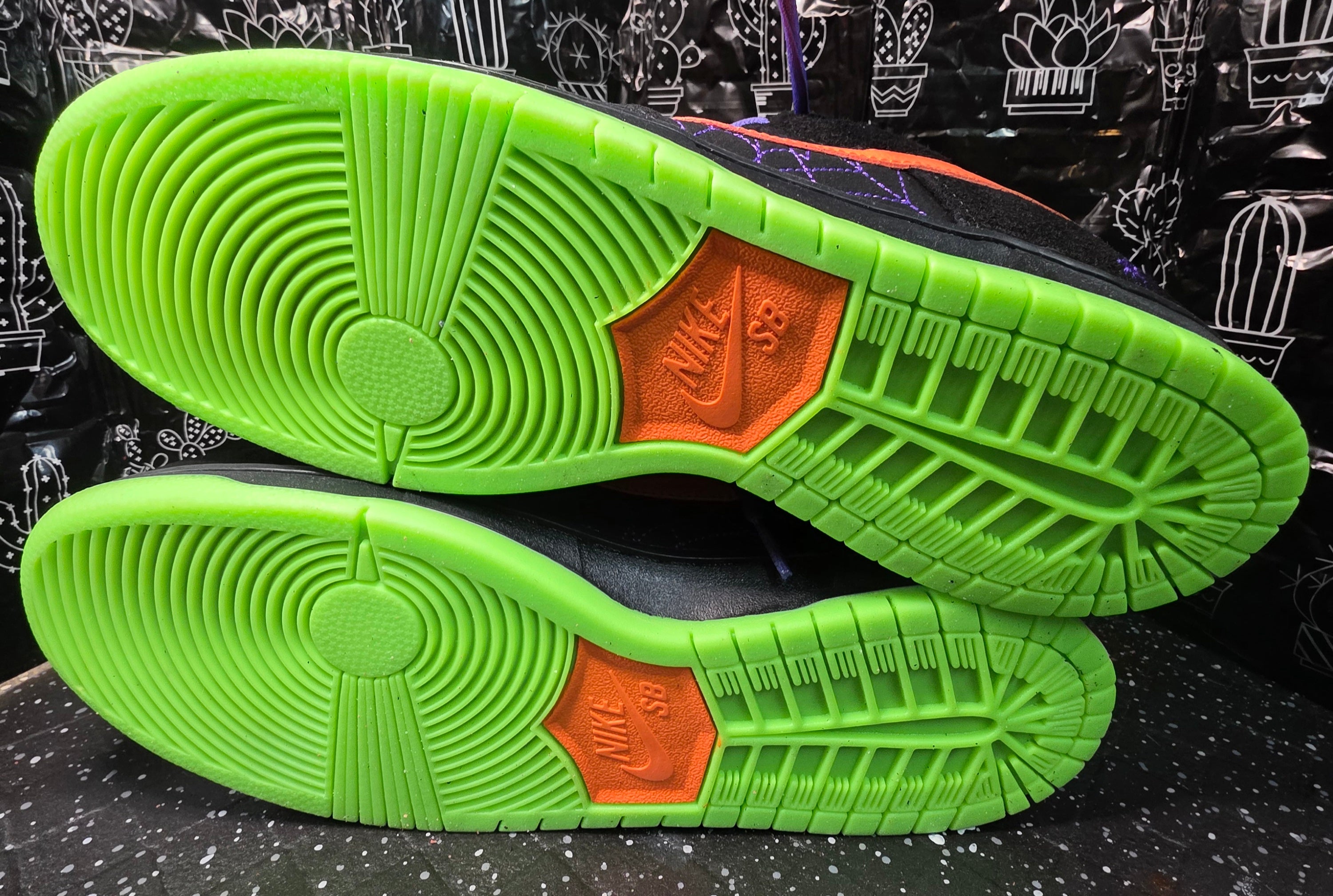 Nike SB Dunk Low Inspired design “Halloween"  "Spider & Web Customs.”  — US 11 — New