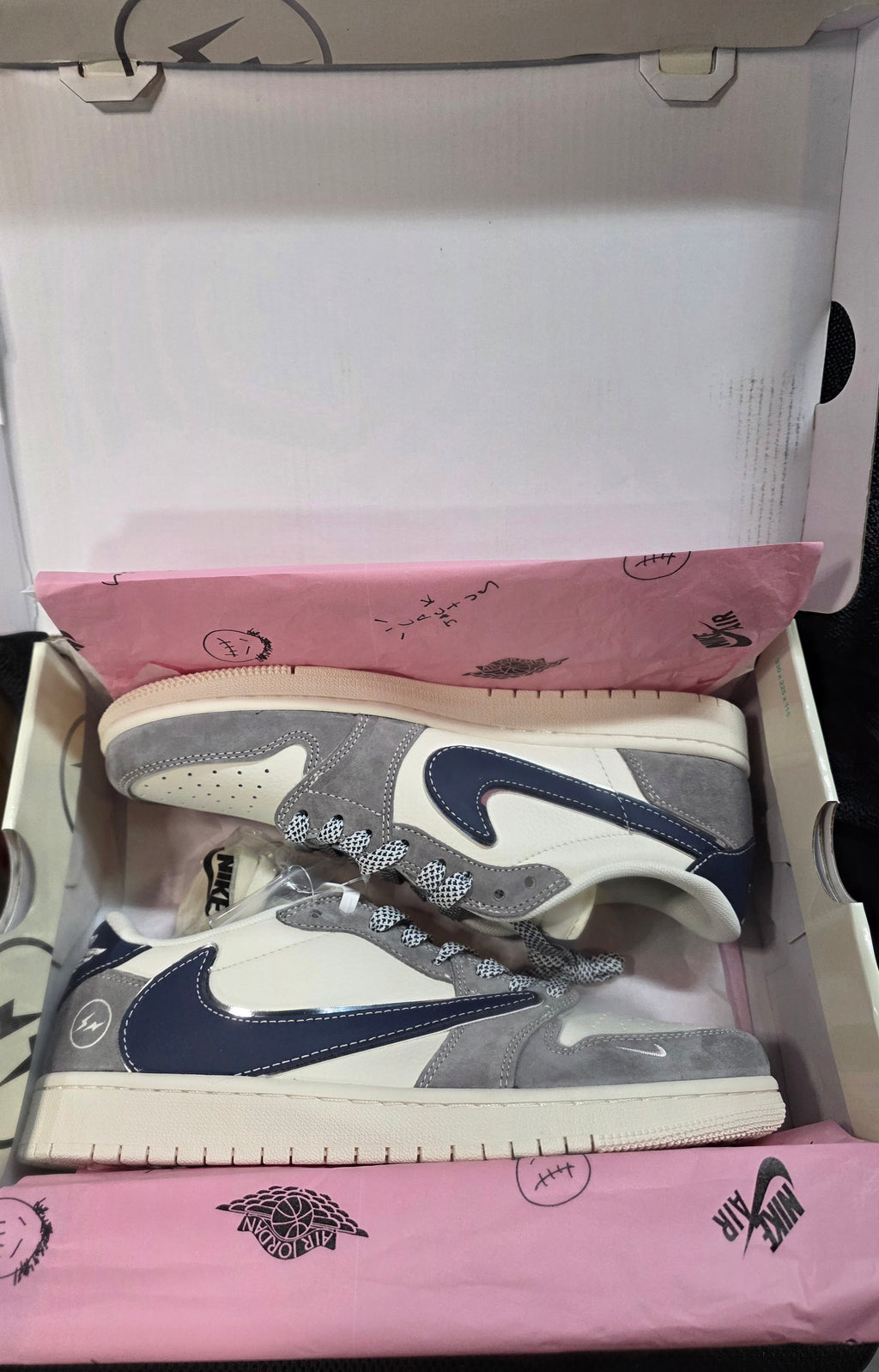 Jordan 1 low Cactus-Jack - Fragments "Fantasy Collaboration" (US 11)