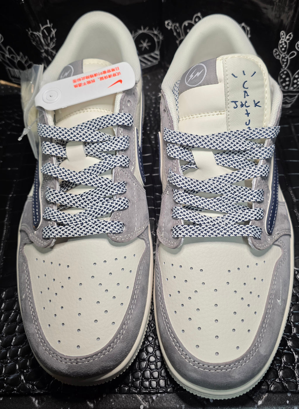 Jordan 1 low Cactus-Jack - Fragments "Fantasy Collaboration" (US 11)