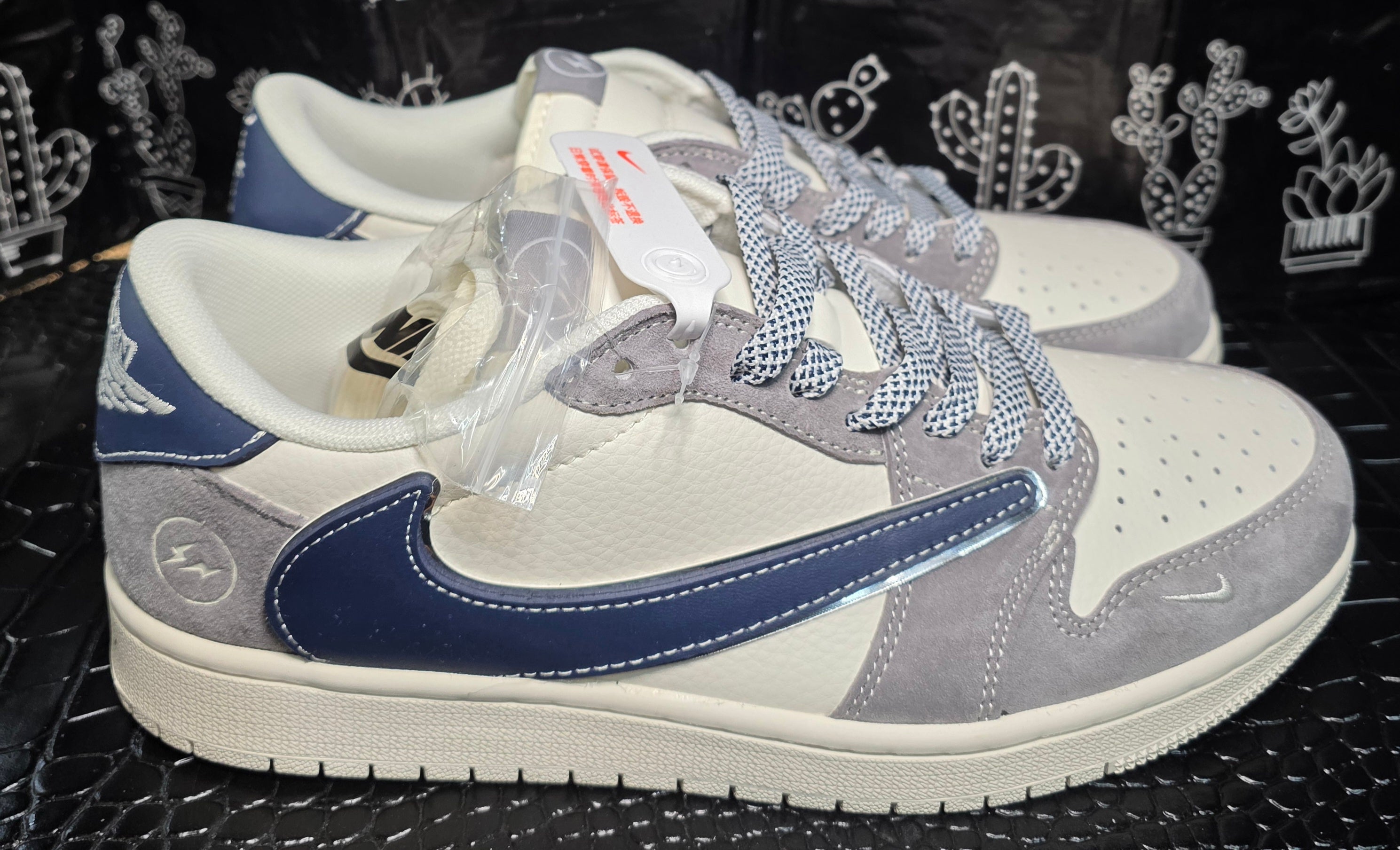 Jordan 1 low Cactus-Jack - Fragments "Fantasy Collaboration" (US 11)