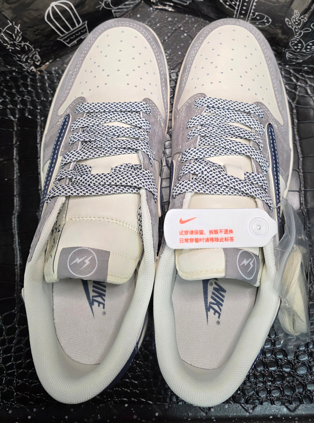 Jordan 1 low Cactus-Jack - Fragments "Fantasy Collaboration" (US 11)