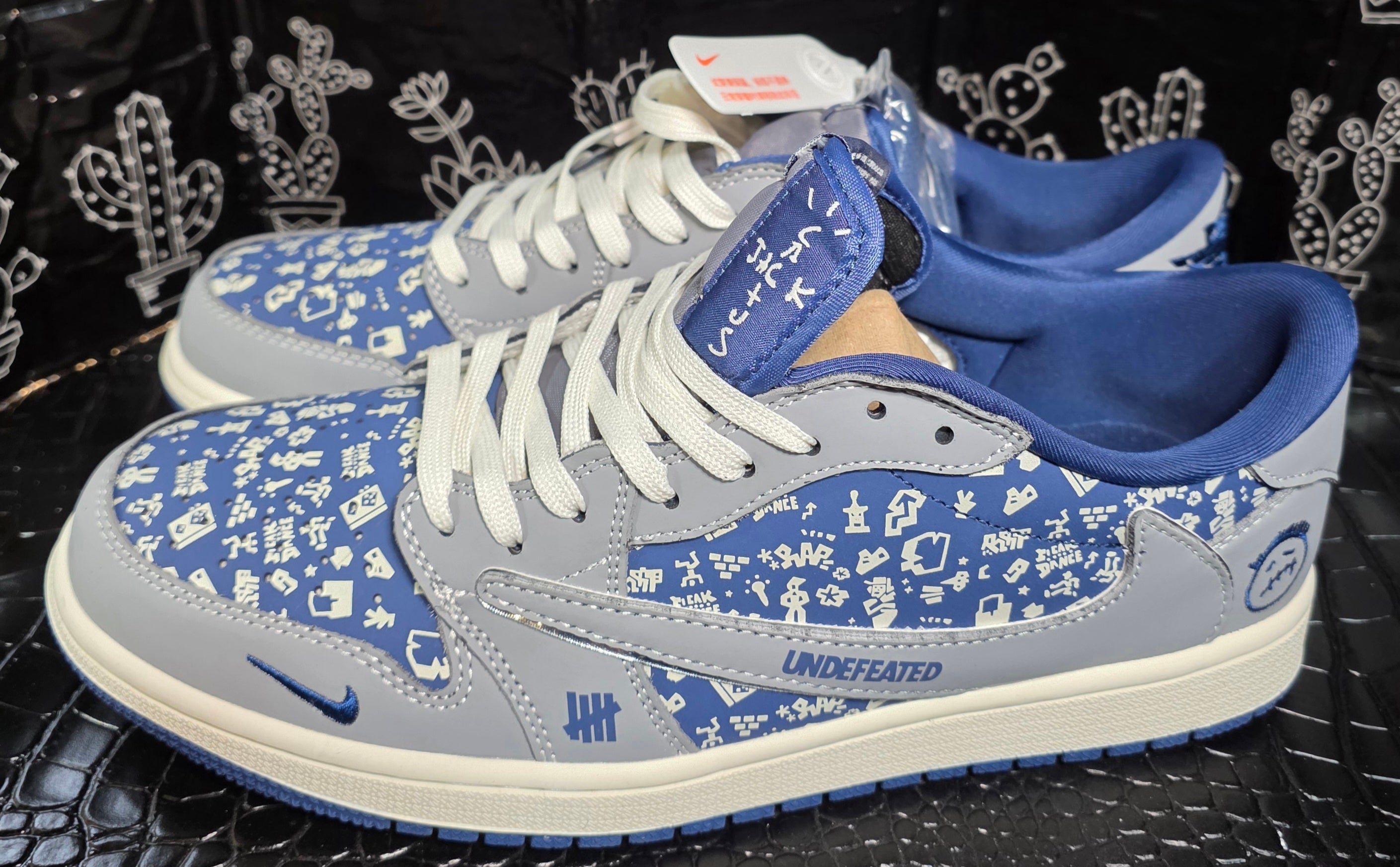 Jordan 1 Low “Travis Scott × Undefeated × Supreme Inspired”  Fantasy Build — US 11 — New