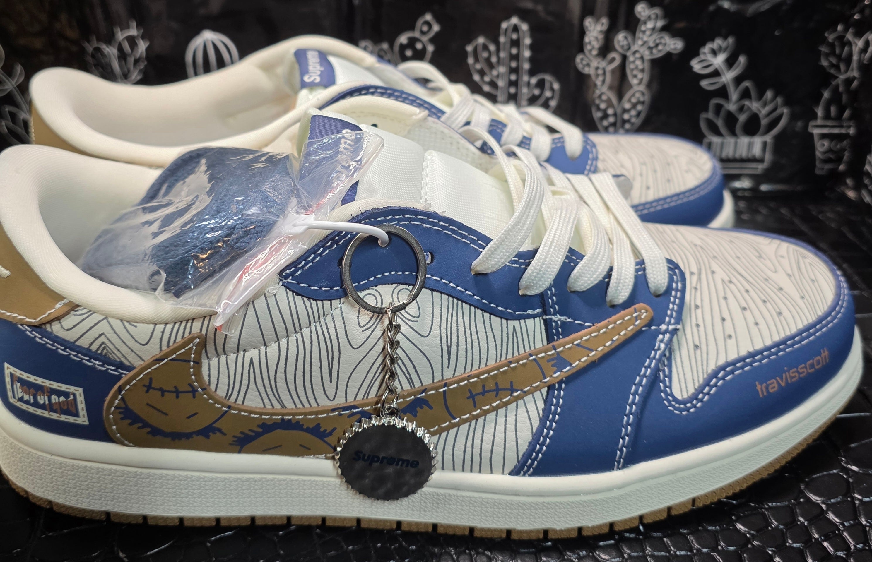 Jordan 1 Low “Travis Scott × Supreme Styled Design – Fantasy