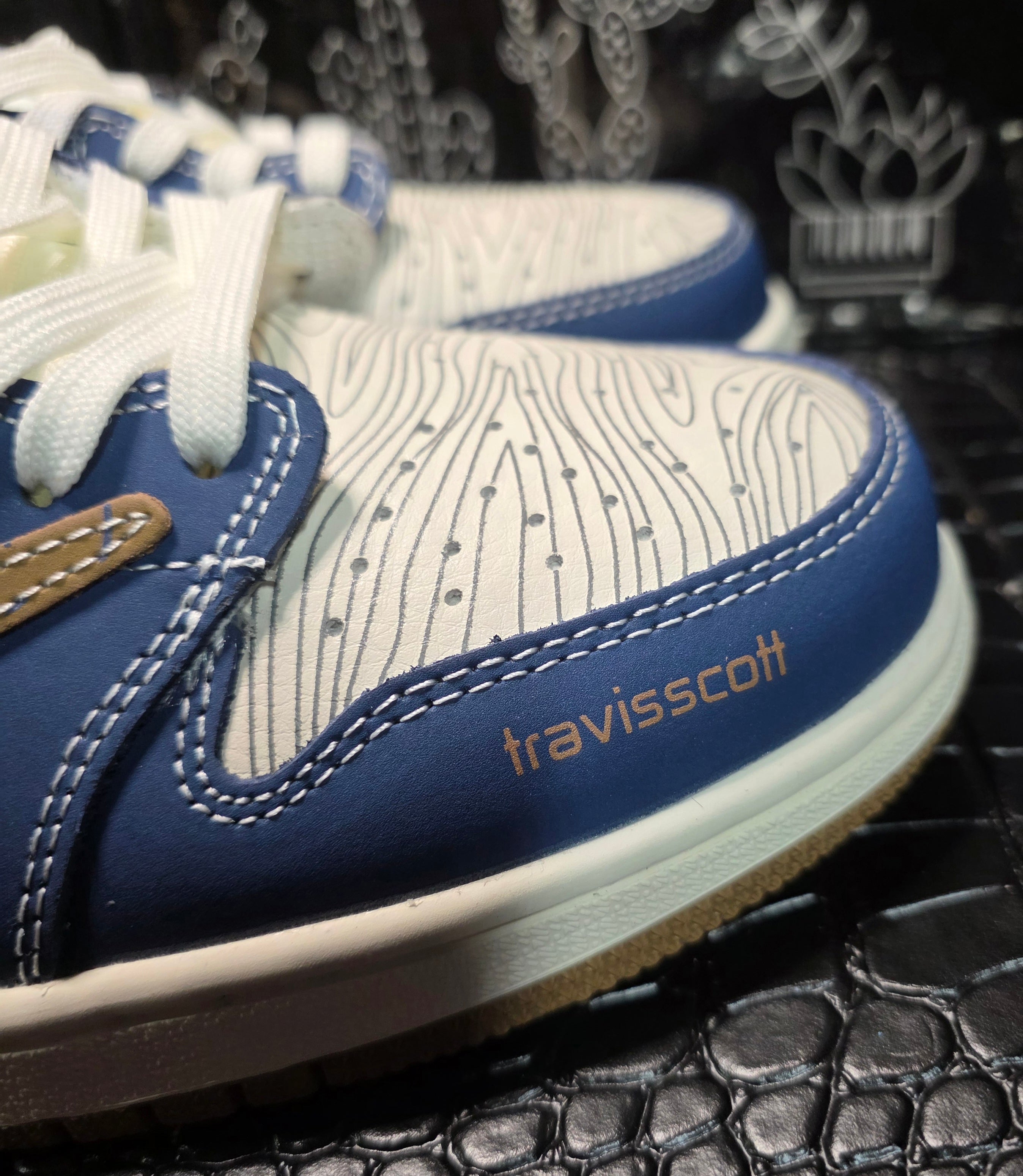Jordan 1 Low “Travis Scott × Supreme Styled Design – Fantasy