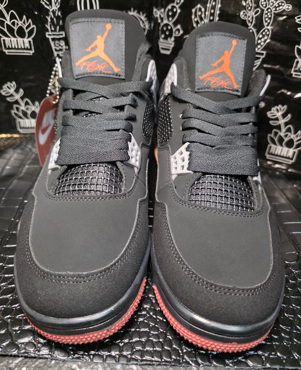 Jordan 4 Pre-Drop " London's" sizes-Men's (US 11, 12)