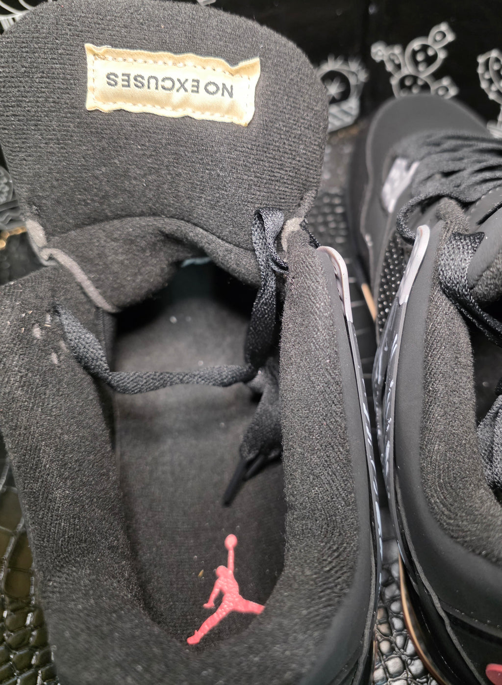 Jordan 4 Pre-Drop " London's" sizes-Men's (US 11, 12)