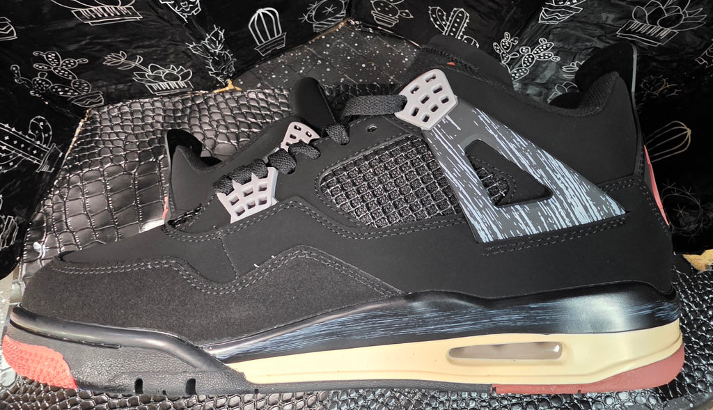 Jordan 4 Pre-Drop " London's" sizes-Men's (US 11, 12)