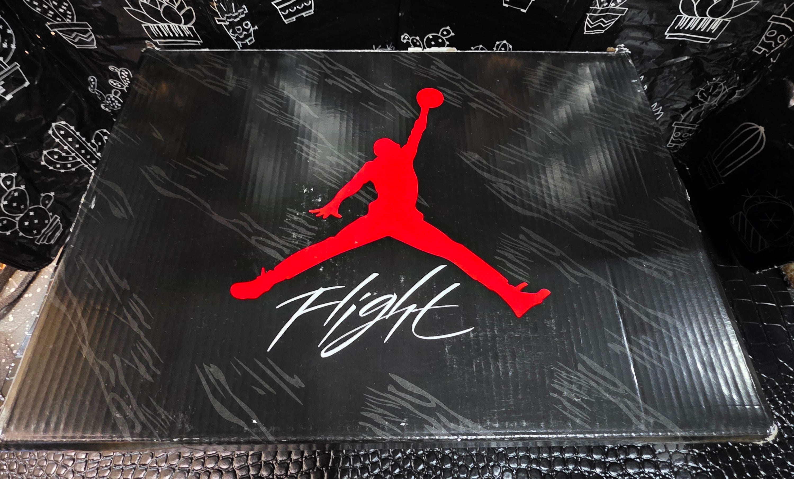 Jordan 4 Pre-Drop " London's" sizes-Men's (US 11, 12)