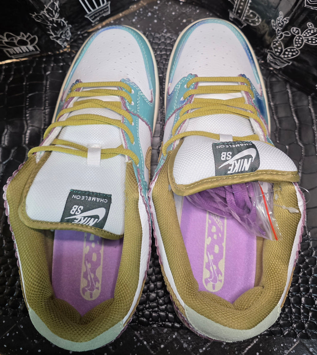 Nike SB Dunk Low “Chameleon" Inspired Design US 11 — New