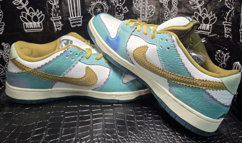 Nike SB Dunk Low “Chameleon" Inspired Design US 11 — New