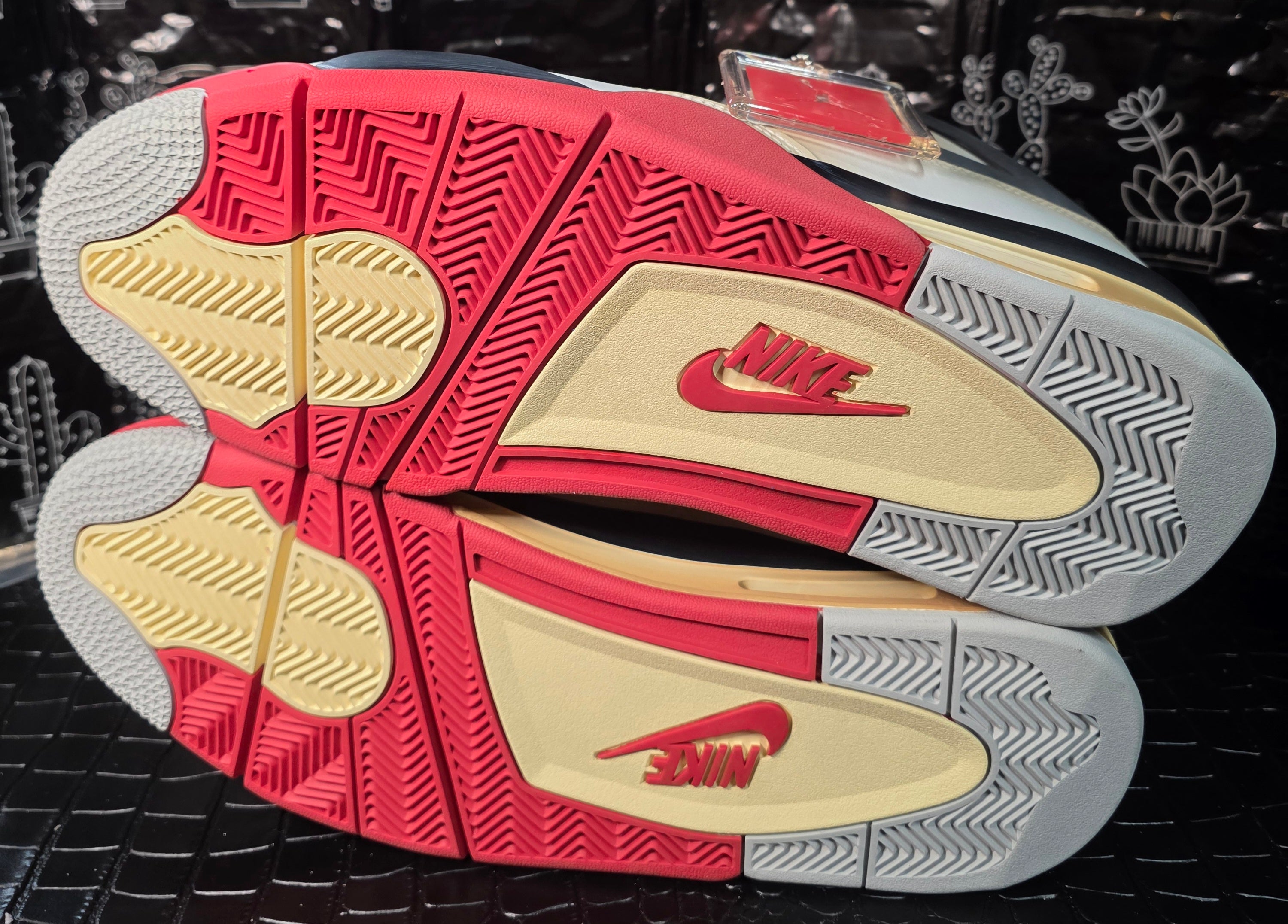 Jordan 4 “Pokémon – Charizard Inspired” – Fantasy Lineup – Sizes 10.5 &amp; 12 – New – Character Box Included