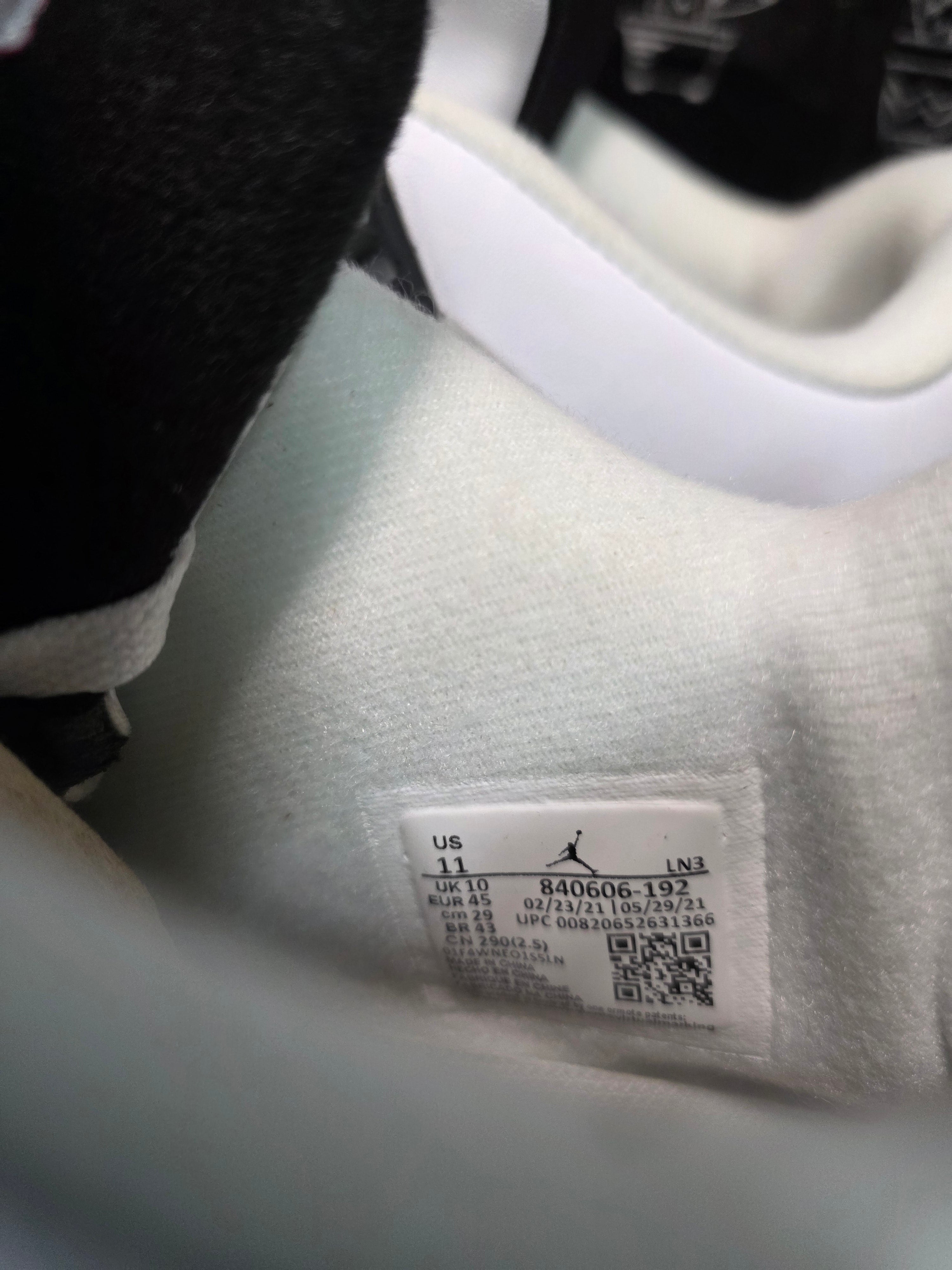 Jordan 4 "Cements" Inspired Design US 11 — New with Box