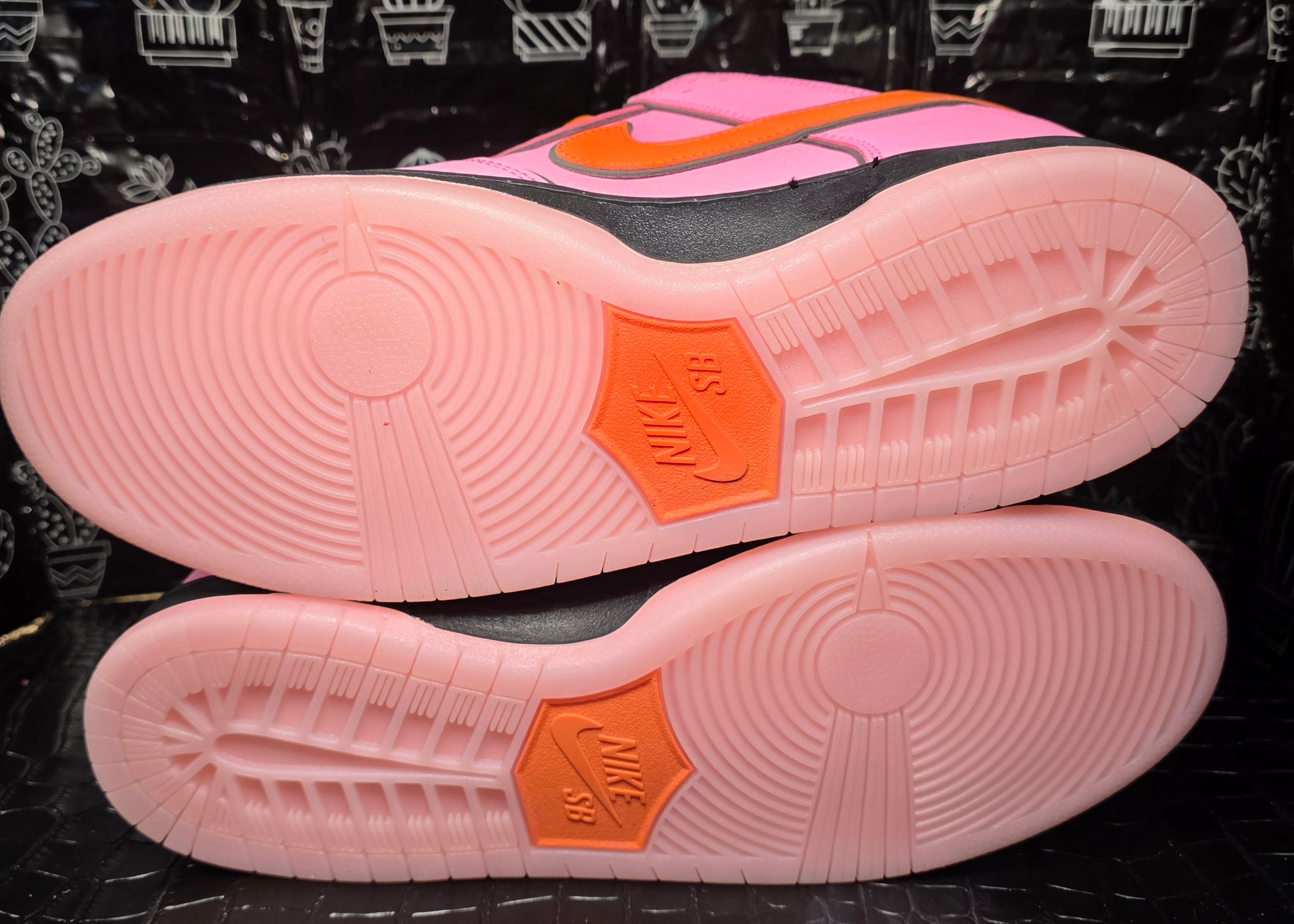 Nike SB Dunk Blossom – Power Puff Girls Inspired Design – US 11 – New