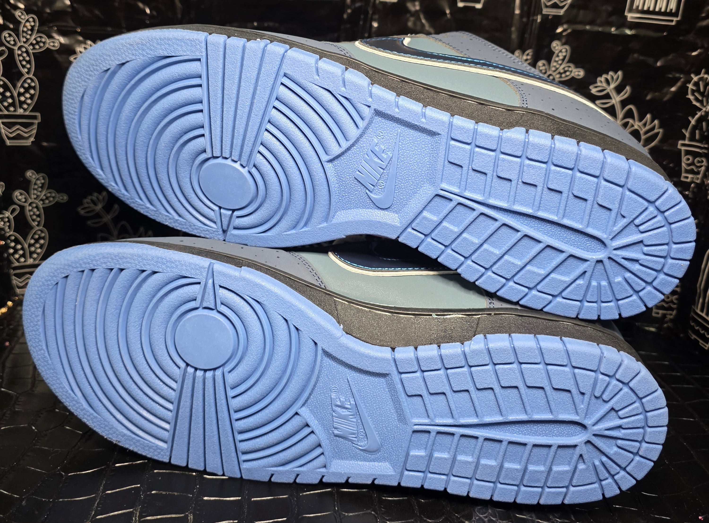 Nike SB Dunk Low “Blue Lobster Inspired.” US 11 — New