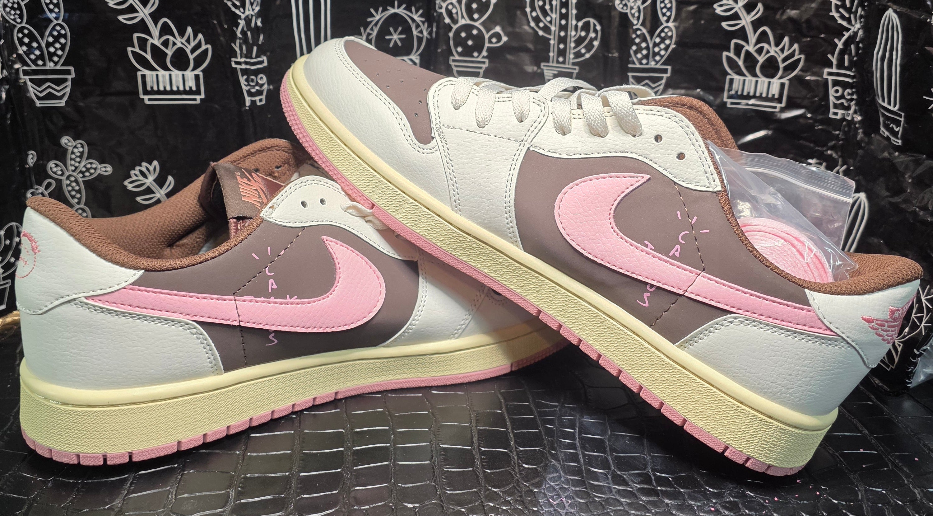 Jordan 1 Low “Travis Scott" Inspired Design – Cream, Brown & Pink.  "Fantasy" Colorway — US 11 — New