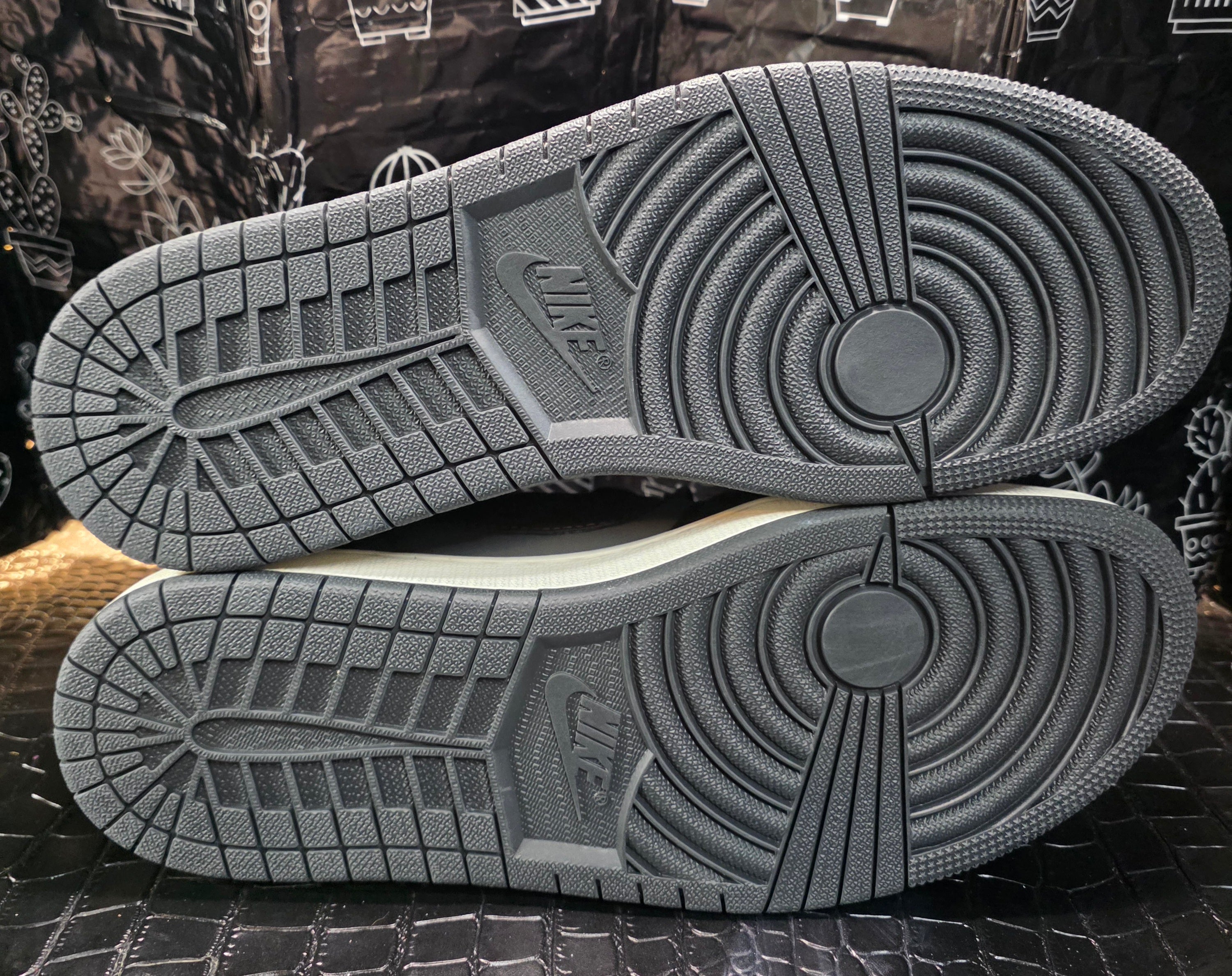 Jordan 1 Low “Travis Scott Utopia Inspired” — Fantasy Build — US 11 — New