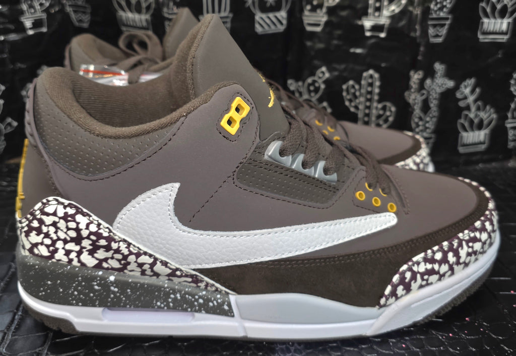 Jordan 3 “Travis Scott Design Inspired.” Fantasy Build — US 11 — New