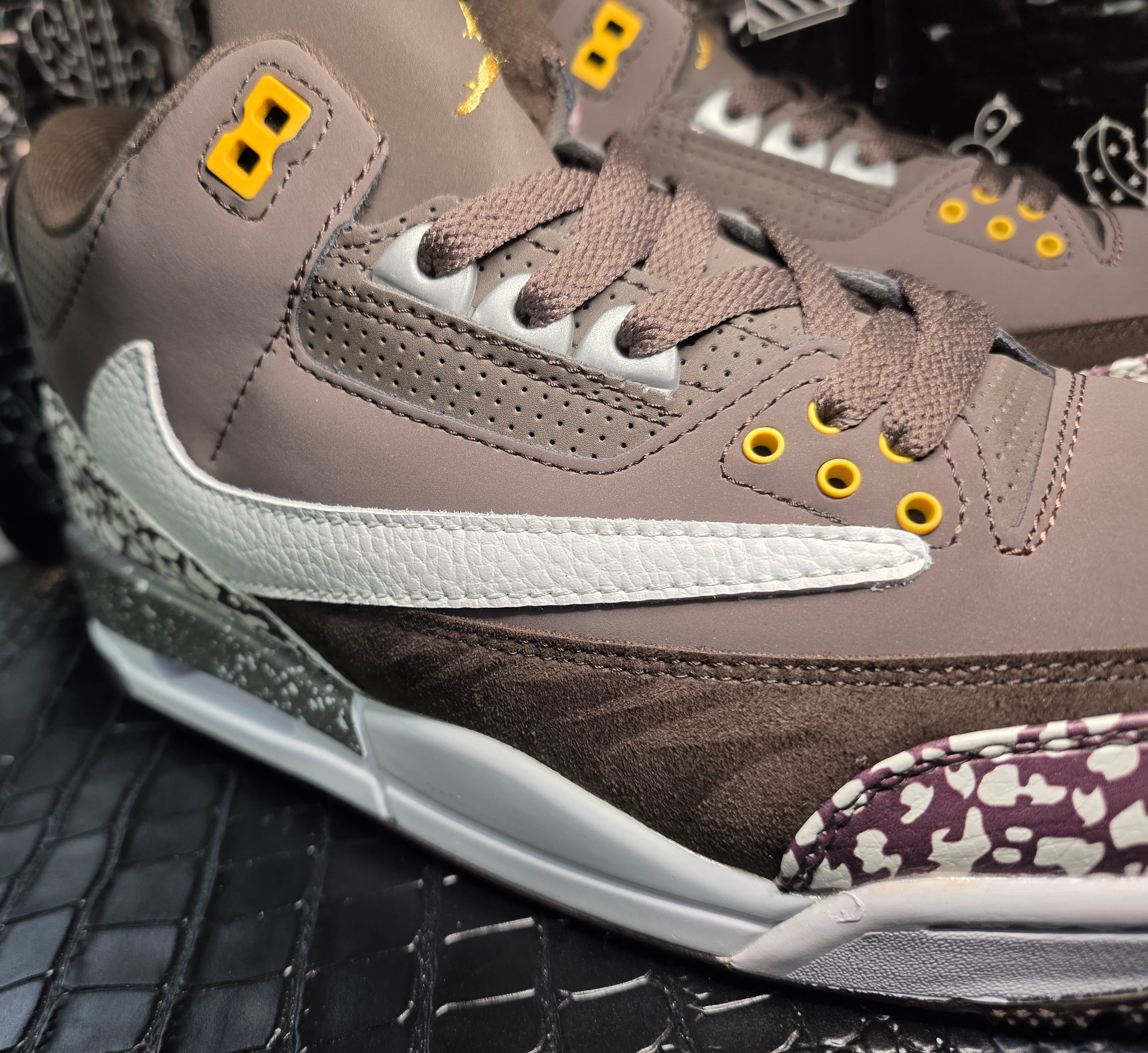 Jordan 3 “Travis Scott Design Inspired.” Fantasy Build — US 11 — New