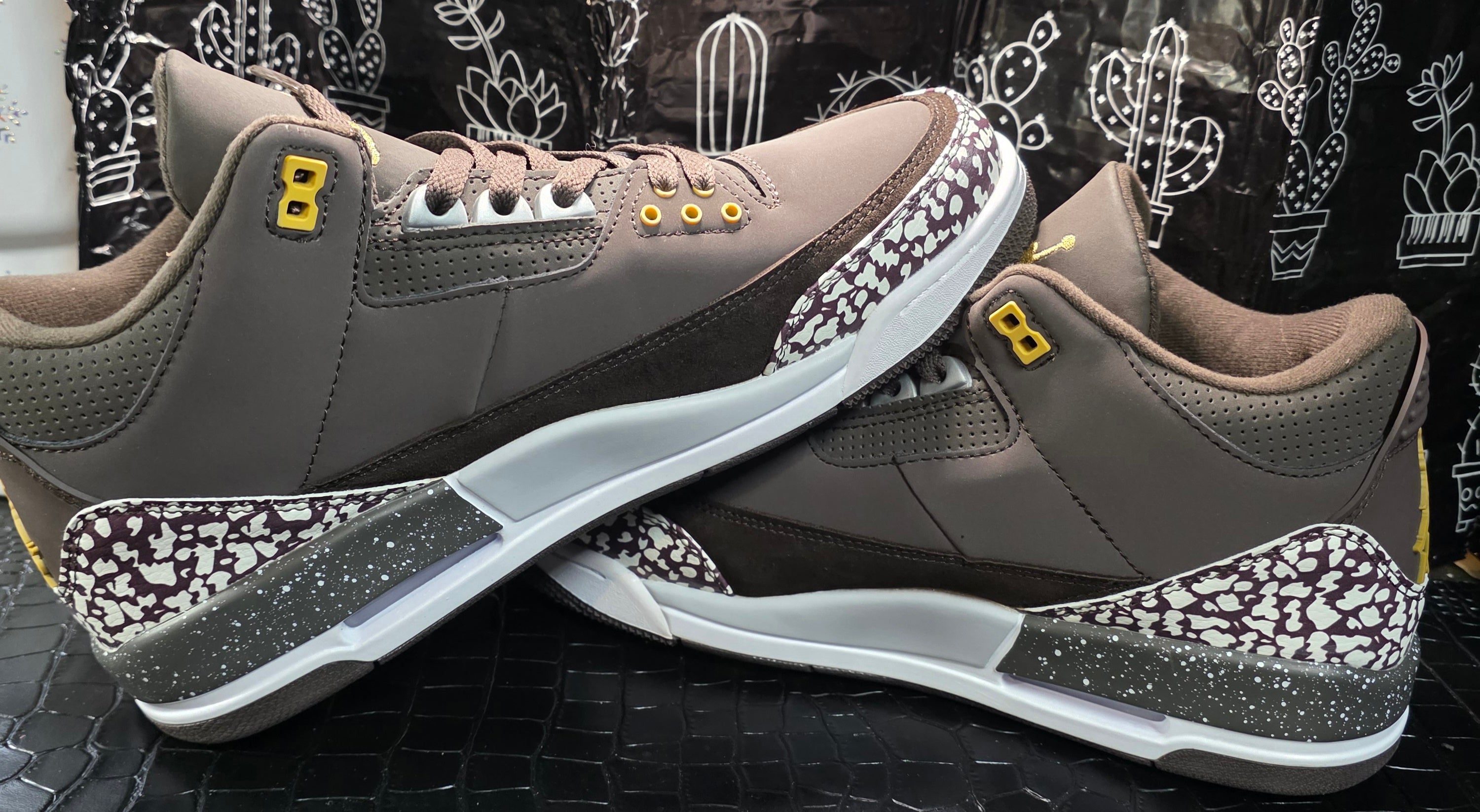 Jordan 3 “Travis Scott Design Inspired.” Fantasy Build — US 11 — New