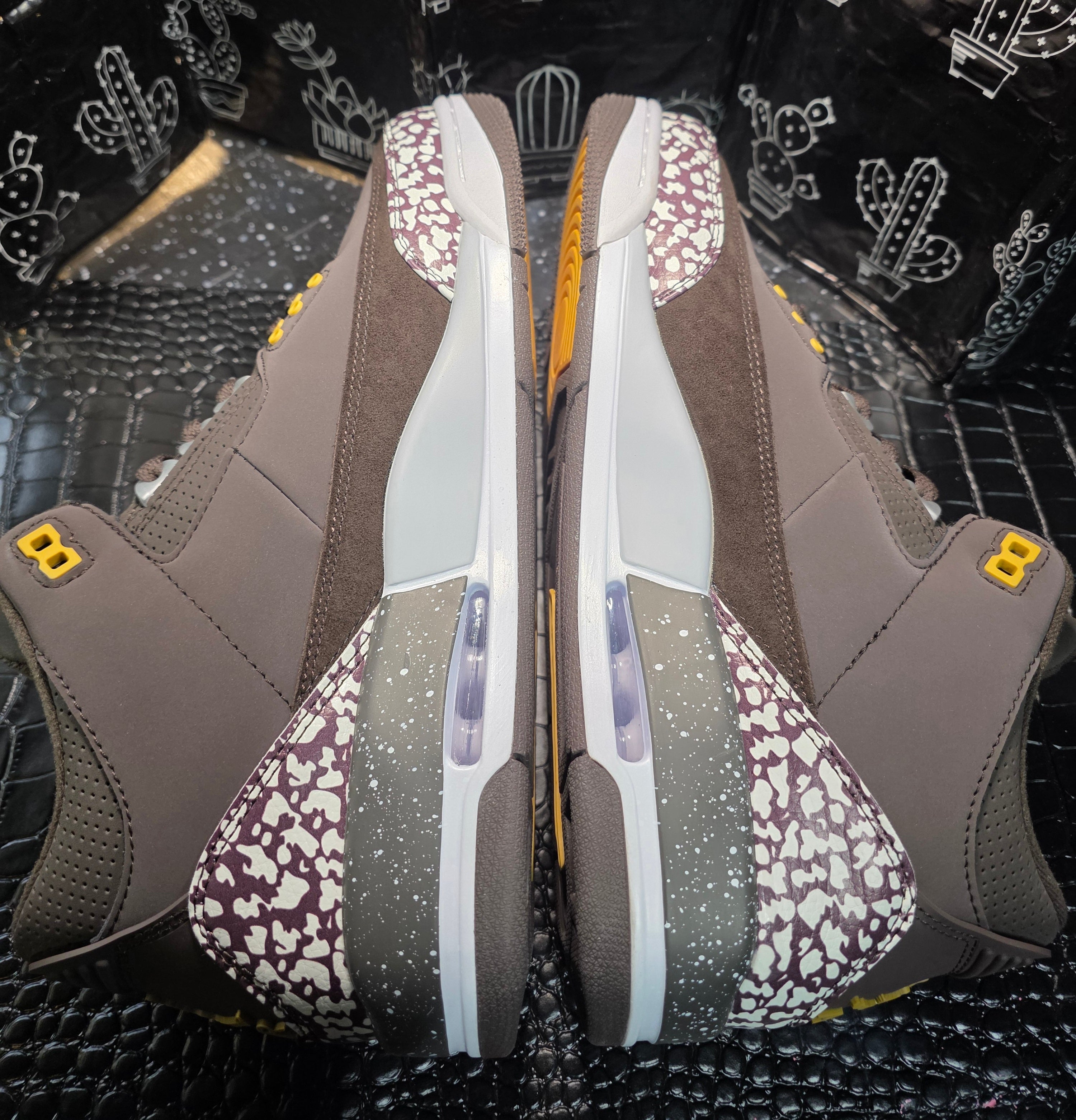 Jordan 3 “Travis Scott Design Inspired.” Fantasy Build — US 11 — New