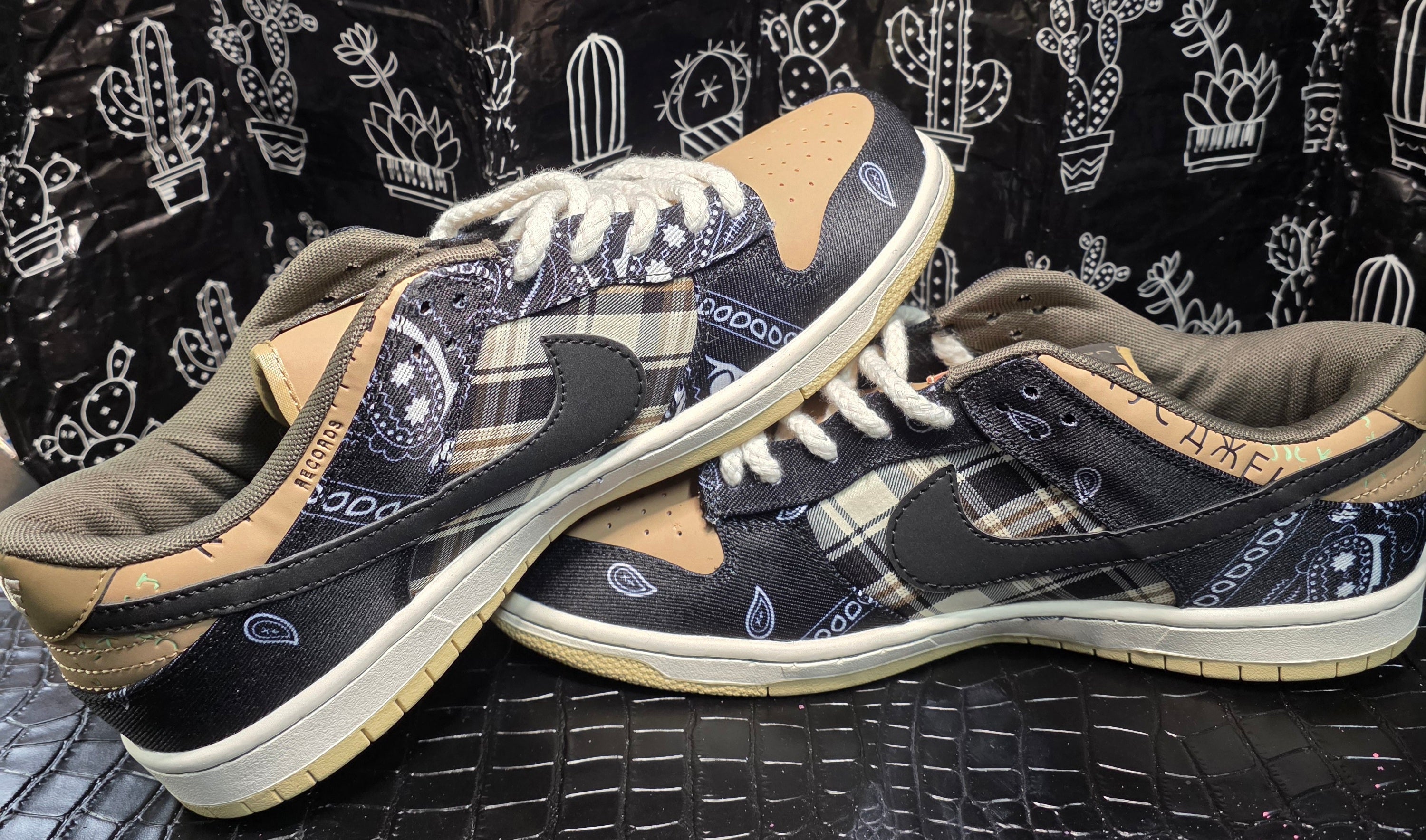 Cactus-Jack SB Dunk inspired – Tan/Paisley Fan Build – US 11 – New