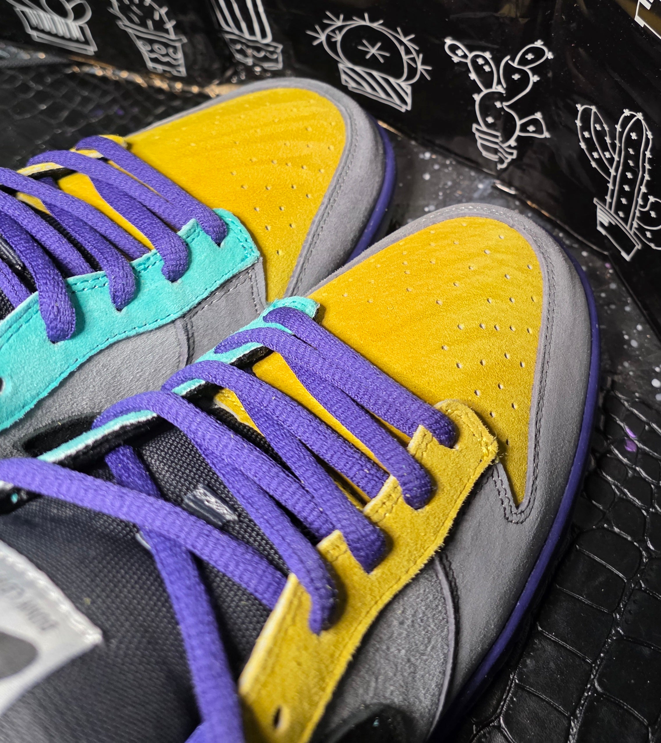 Nike SB Dunk Low “What The Supremes” — Design Inspired — Top Build — US 11 "SAMPLES"