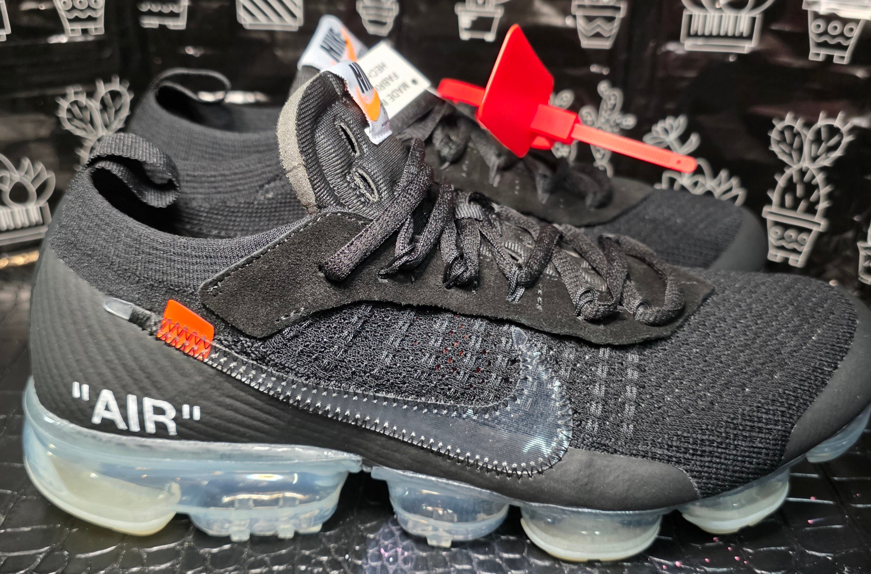 Off‑White x Nike Air VaporMax Plus — Black w/ Clear Air Units — 1:1 Spec — US 11