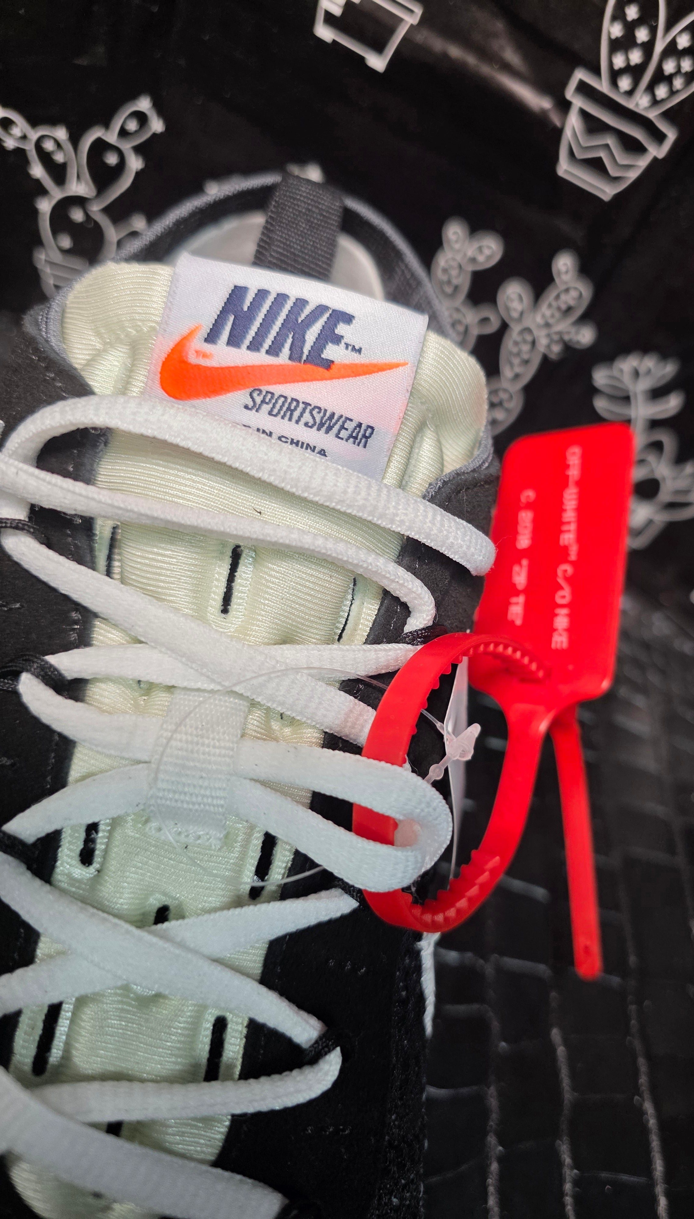 Off‑White x Nike Air VaporMax Plus — Black/Black — 1:1 Spec — US 11