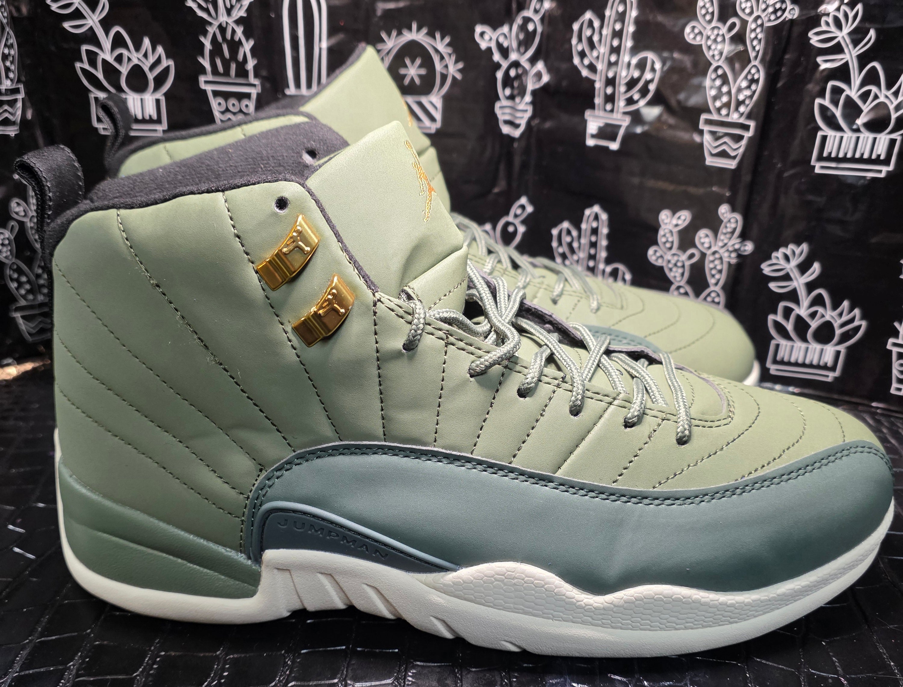 Jordan 12 “Olive” — Chris Paul Class of 2003 PE (Design‑Inspired) — US 11 — Like New