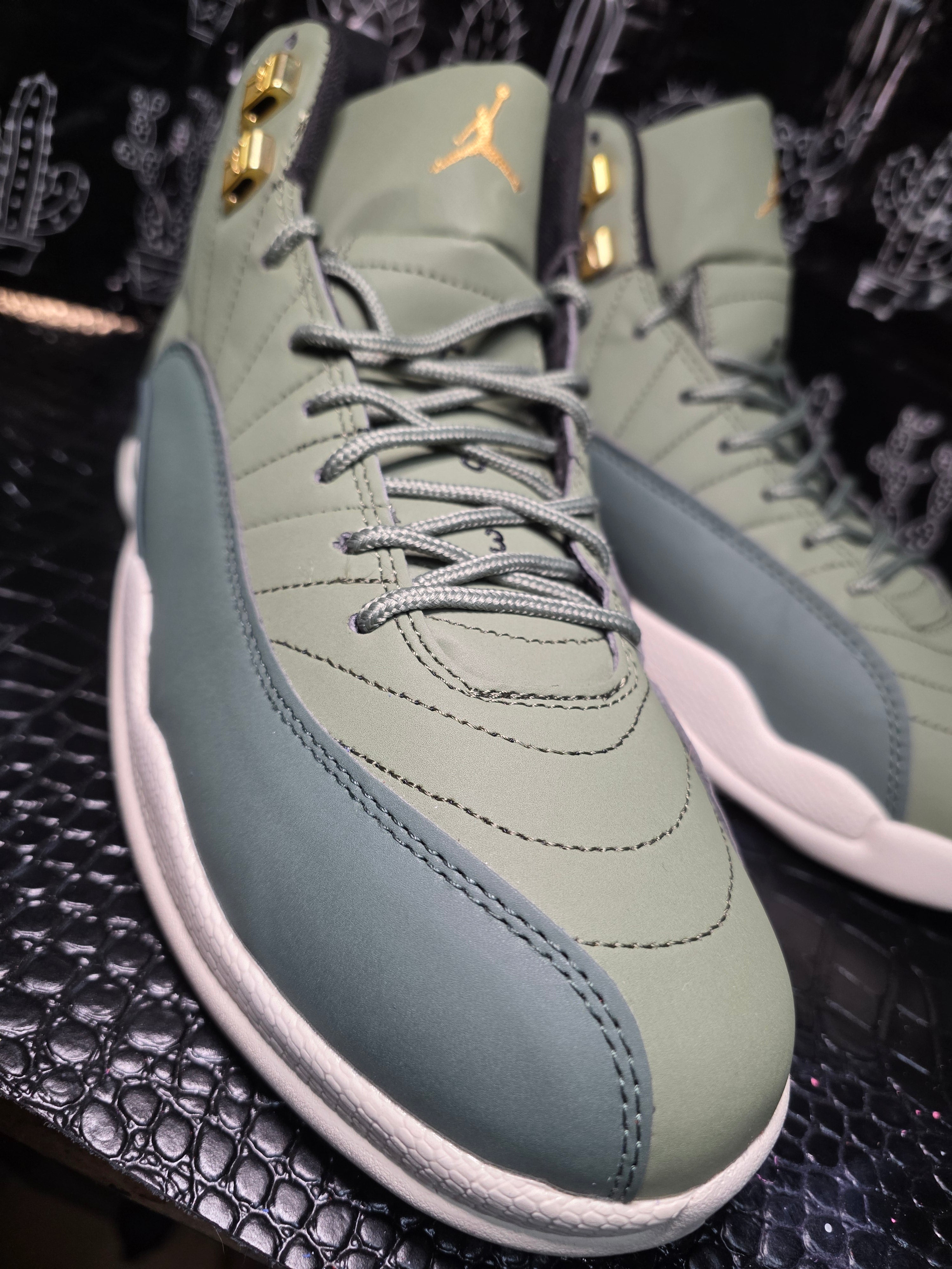 Jordan 12 “Olive” — Chris Paul Class of 2003 PE (Design‑Inspired) — US 11 — Like New